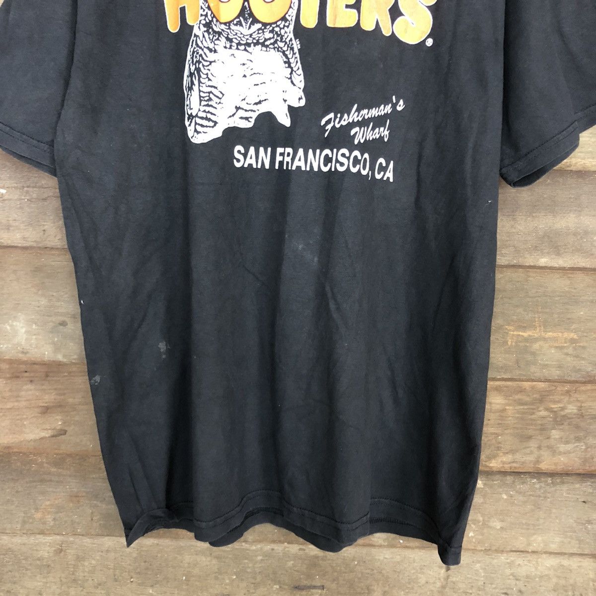 Vintage Hooters san Francisco Black Short Sleeve Tshirt #3493 Size US L / EU 52-54 / 3 - 6 Thumbnail