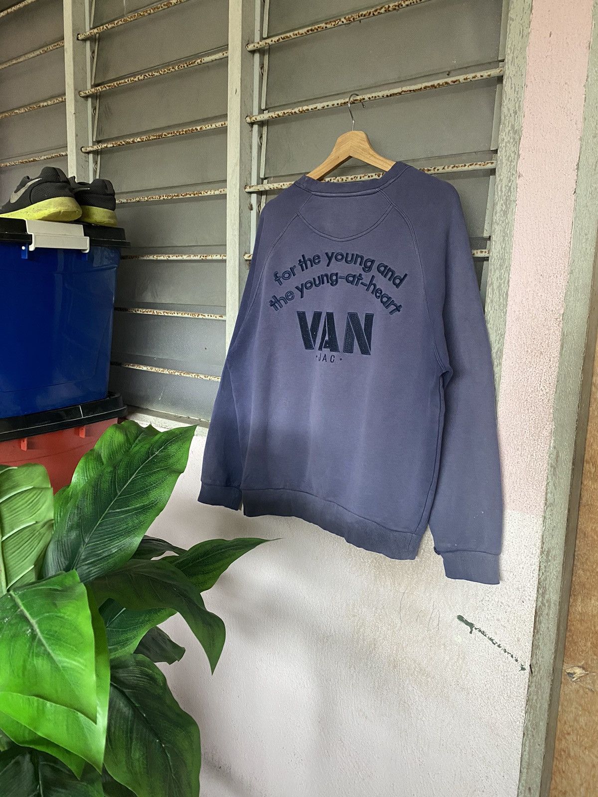 Japanese Brand × Van × Vintage Distressed Vintage Van Spellout Crewneck Size US L / EU 52-54 / 3 - 1 Thumbnail