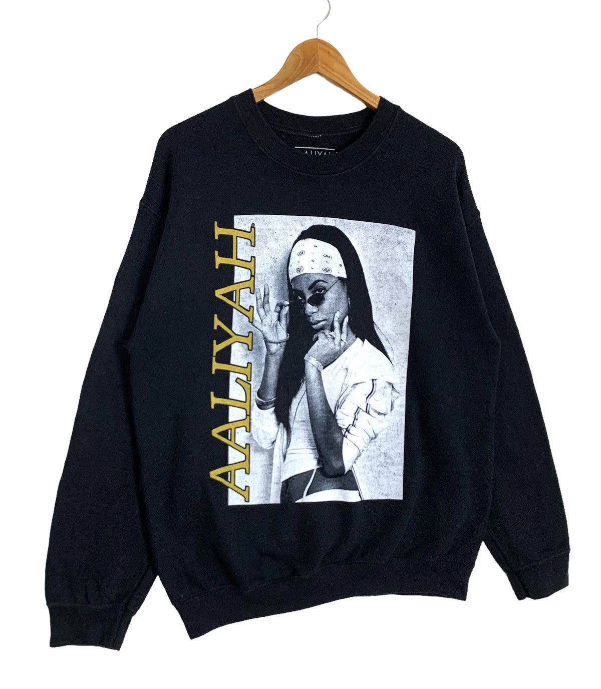 Band Tees Vintage Aaliyah Rap Tee Printed Crewneck Sweatshirt Size US M / EU 48-50 / 2 - 3 Thumbnail