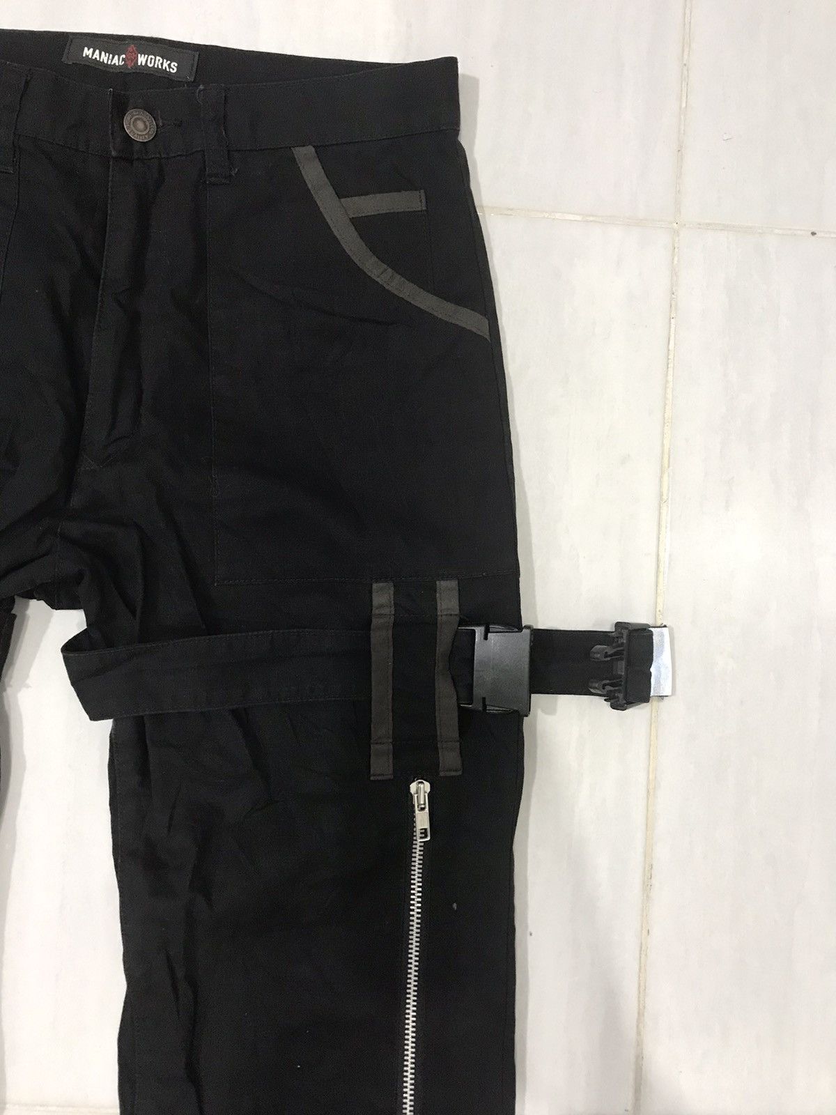 Japanese Brand MANIAC WORKS Japan Punk Bondage Streetwear Tactical Pant Size US 28 / EU 44 - 4 Thumbnail