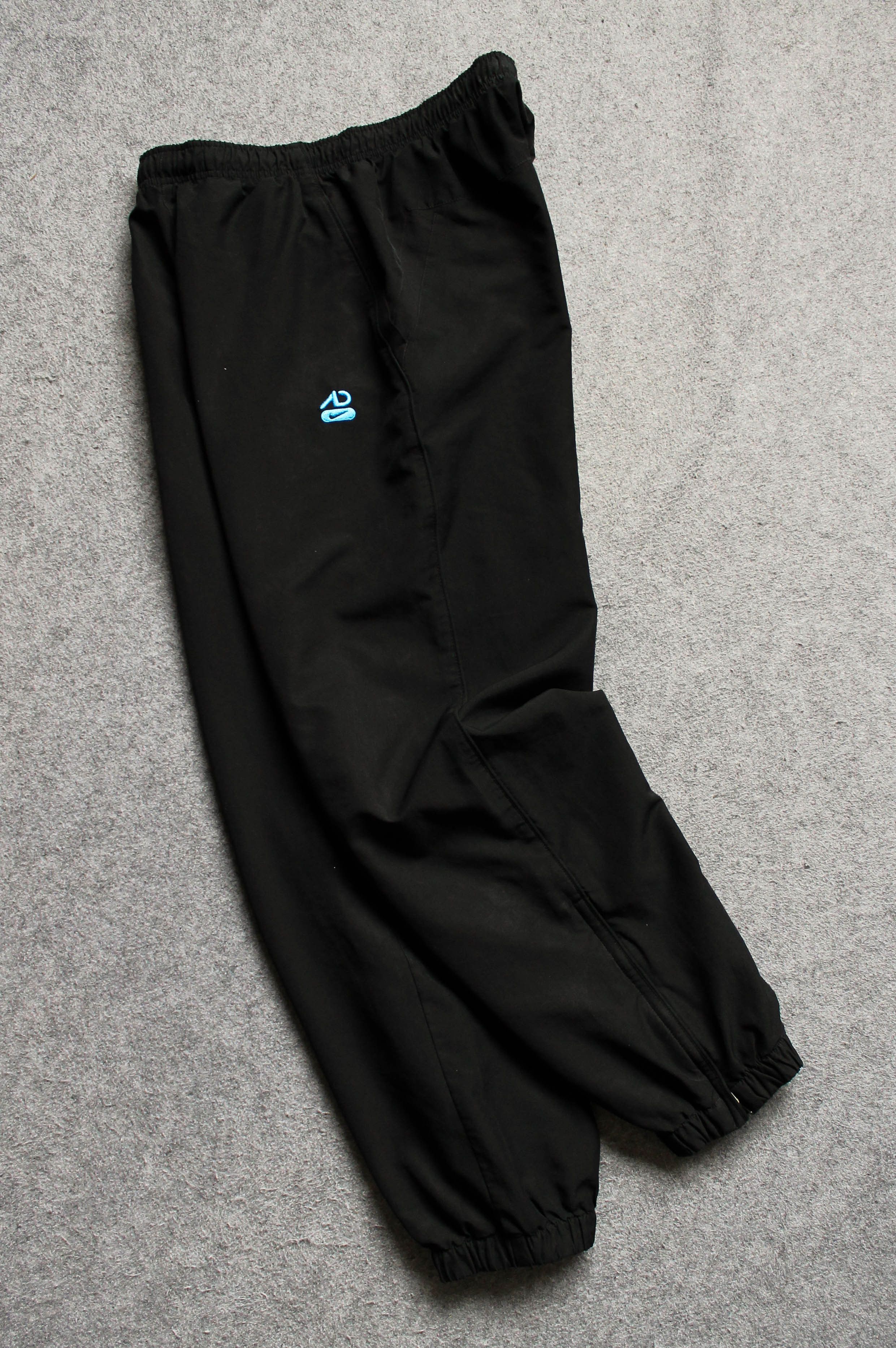 Nike Vintage Nike embroidered swoosh sweat pants Size US 32 / EU 48 - 2 Thumbnail