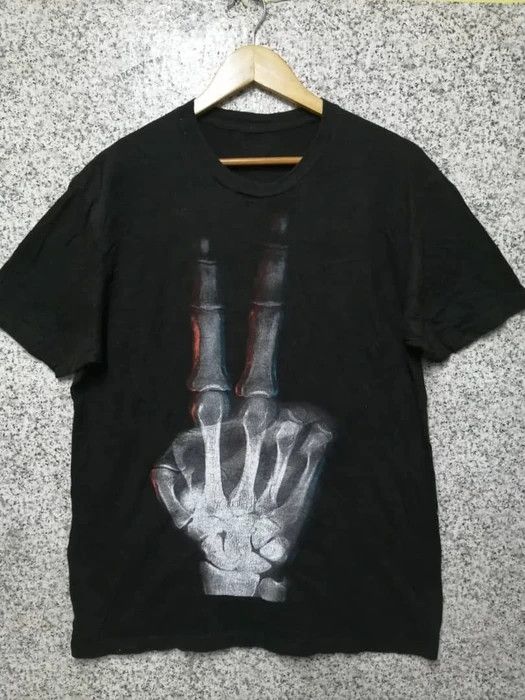 image of Seditionaries x Skulls Shirts Skeleton Finger Very in Black, Men's (Size Medium)