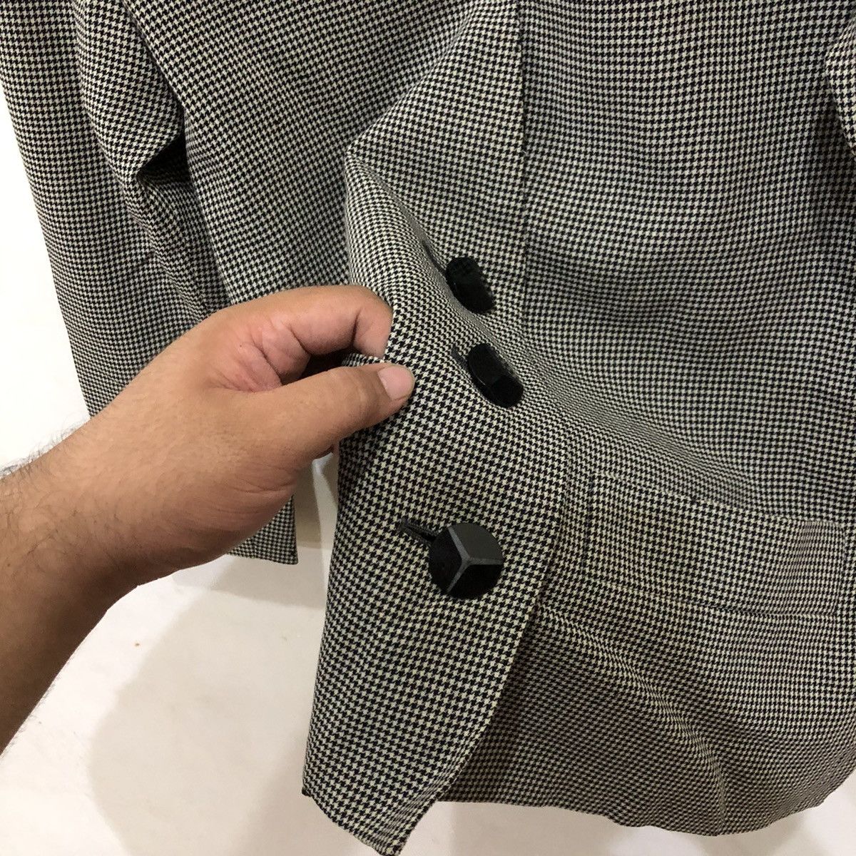 Yves Saint Laurent Yves Saint Laurent Size US M / EU 48-50 / 2 - 5 Thumbnail