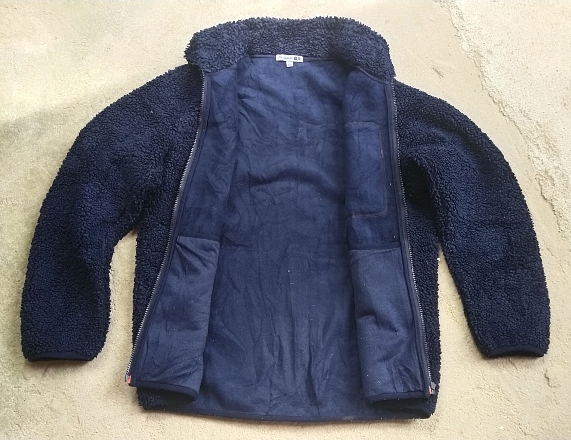Uniqlo Final Drop Rare J.W Anderson x Uniqlo Fleece Jacket L Size US L / EU 52-54 / 3 - 2 Thumbnail