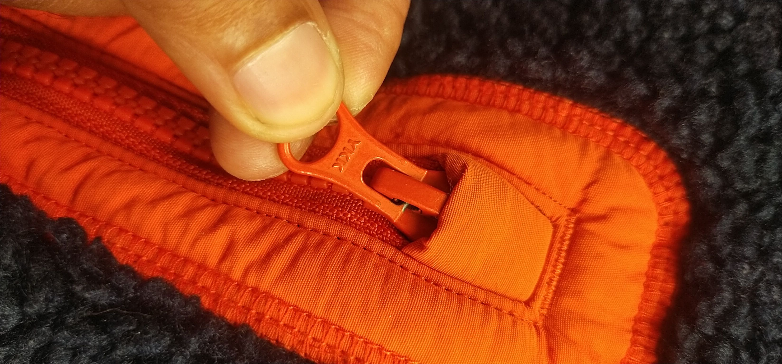 Uniqlo Final Drop Rare J.W Anderson x Uniqlo Fleece Jacket L Size US L / EU 52-54 / 3 - 7 Thumbnail