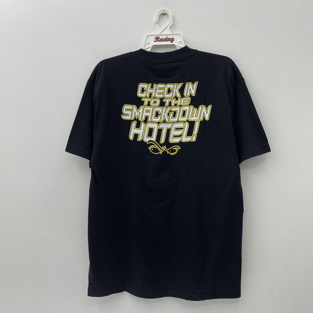 WWE THE ROCK Vintage Tee Check In to The Smackdown Hotel! Size US L / EU 52-54 / 3 - 3 Thumbnail
