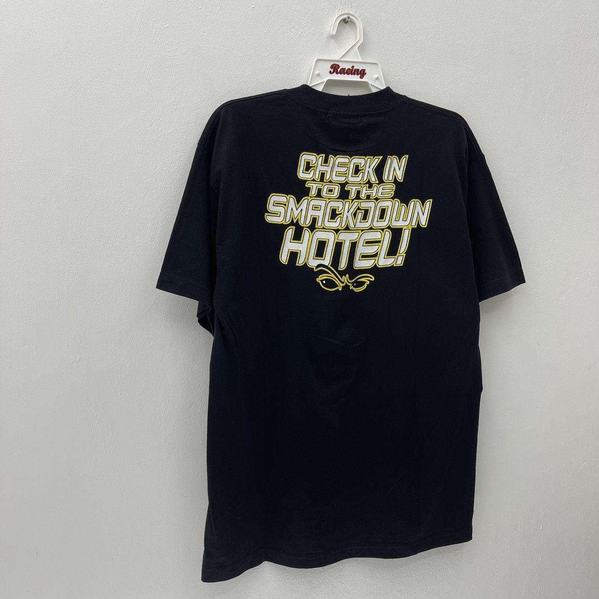 WWE THE ROCK Vintage Tee Check In to The Smackdown Hotel! Size US L / EU 52-54 / 3 - 5 Thumbnail