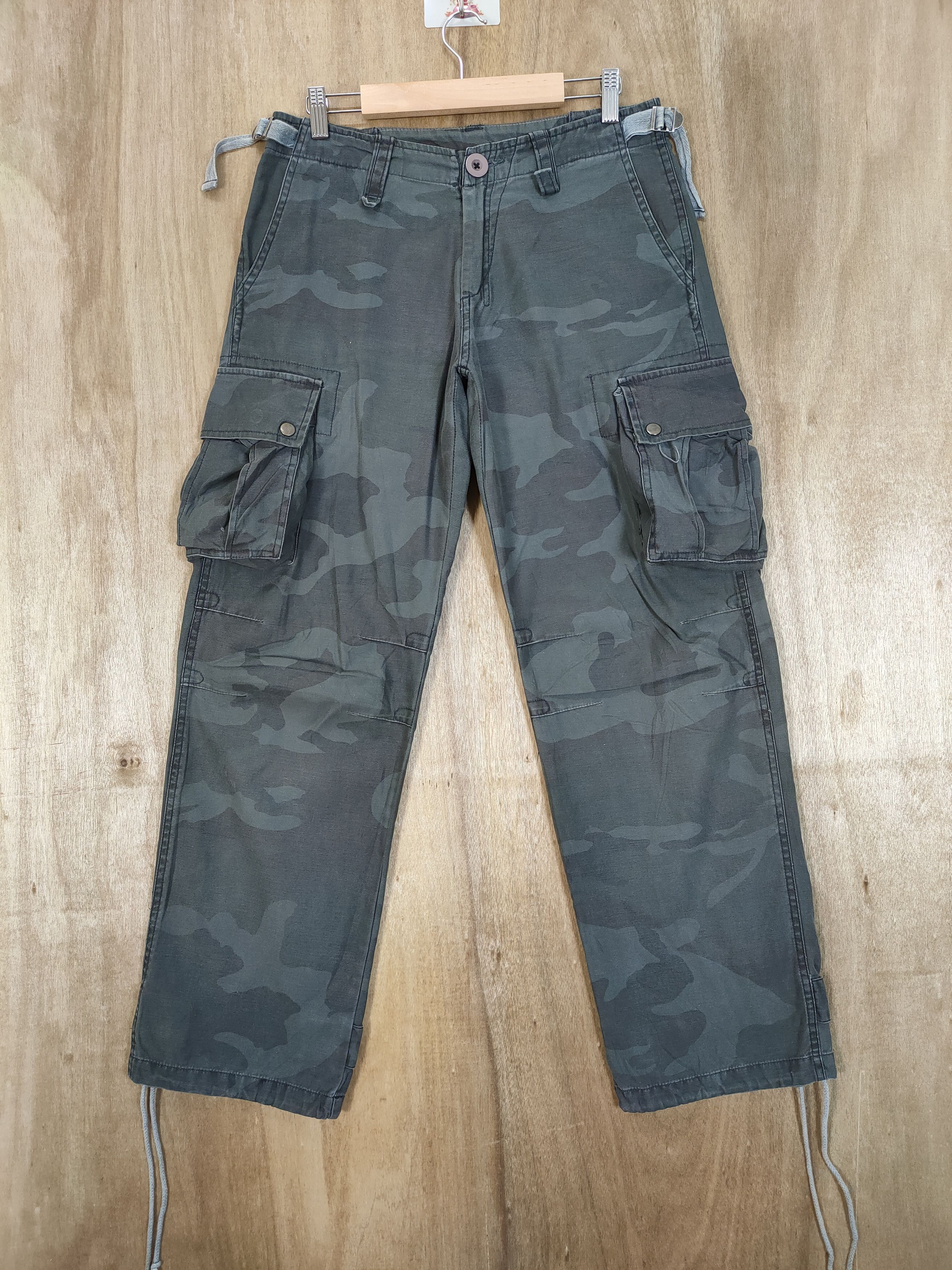 Japanese Brand VINTAGE JAPANESE CAMO BONDAGE CARGO PANTS Size US 30 / EU 46 - 4 Thumbnail