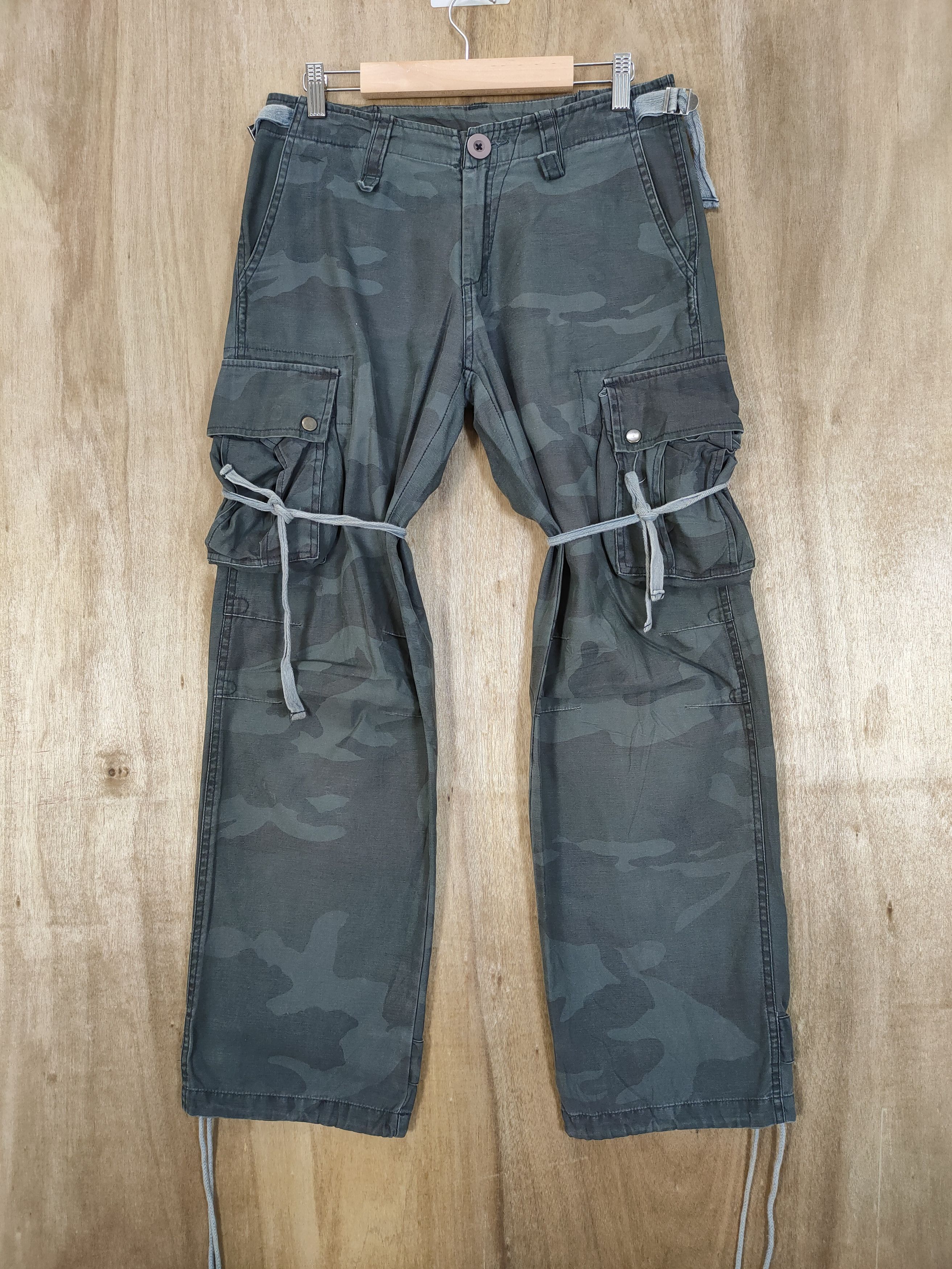 Japanese Brand VINTAGE JAPANESE CAMO BONDAGE CARGO PANTS Size US 30 / EU 46 - 1 Thumbnail