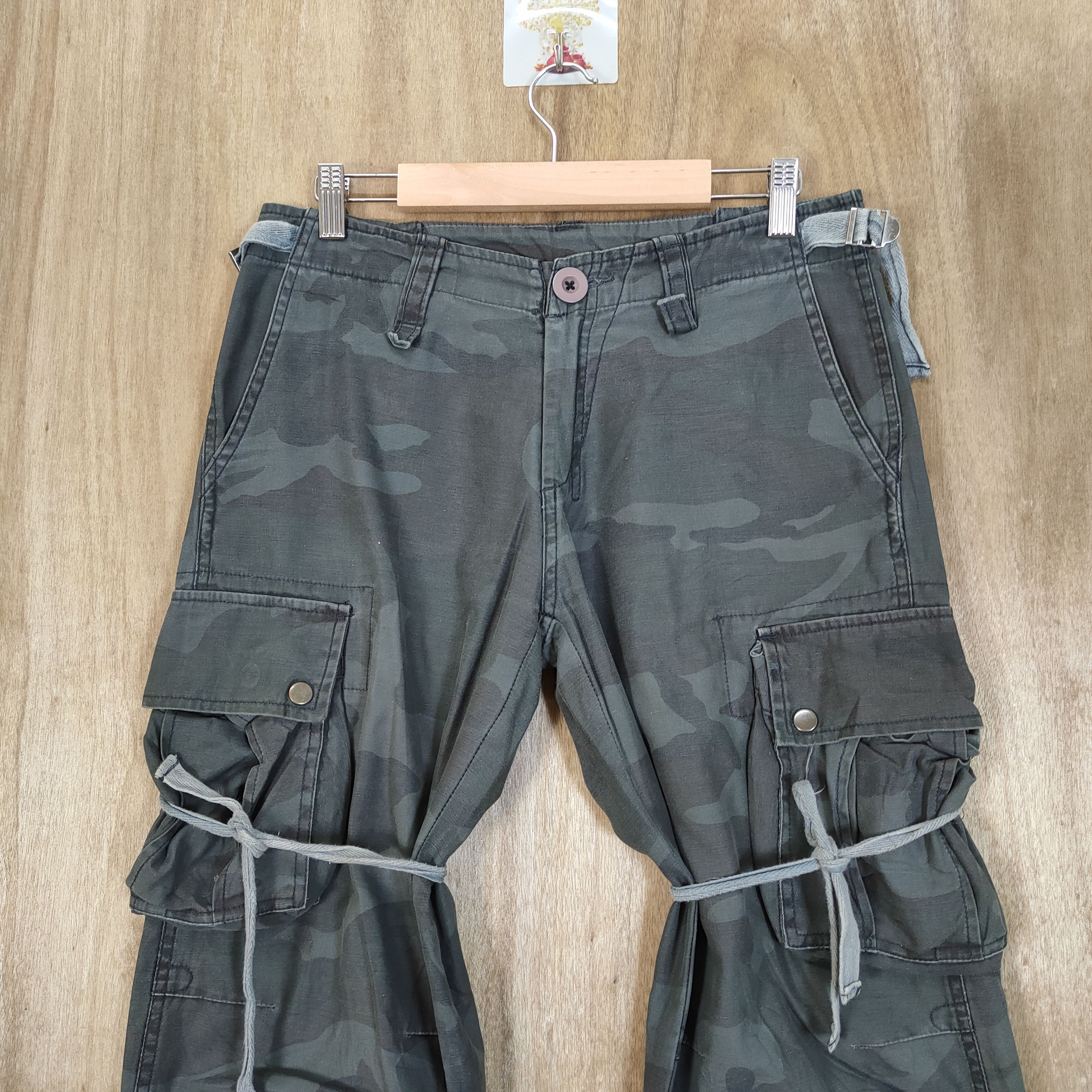 Japanese Brand VINTAGE JAPANESE CAMO BONDAGE CARGO PANTS Size US 30 / EU 46 - 5 Thumbnail
