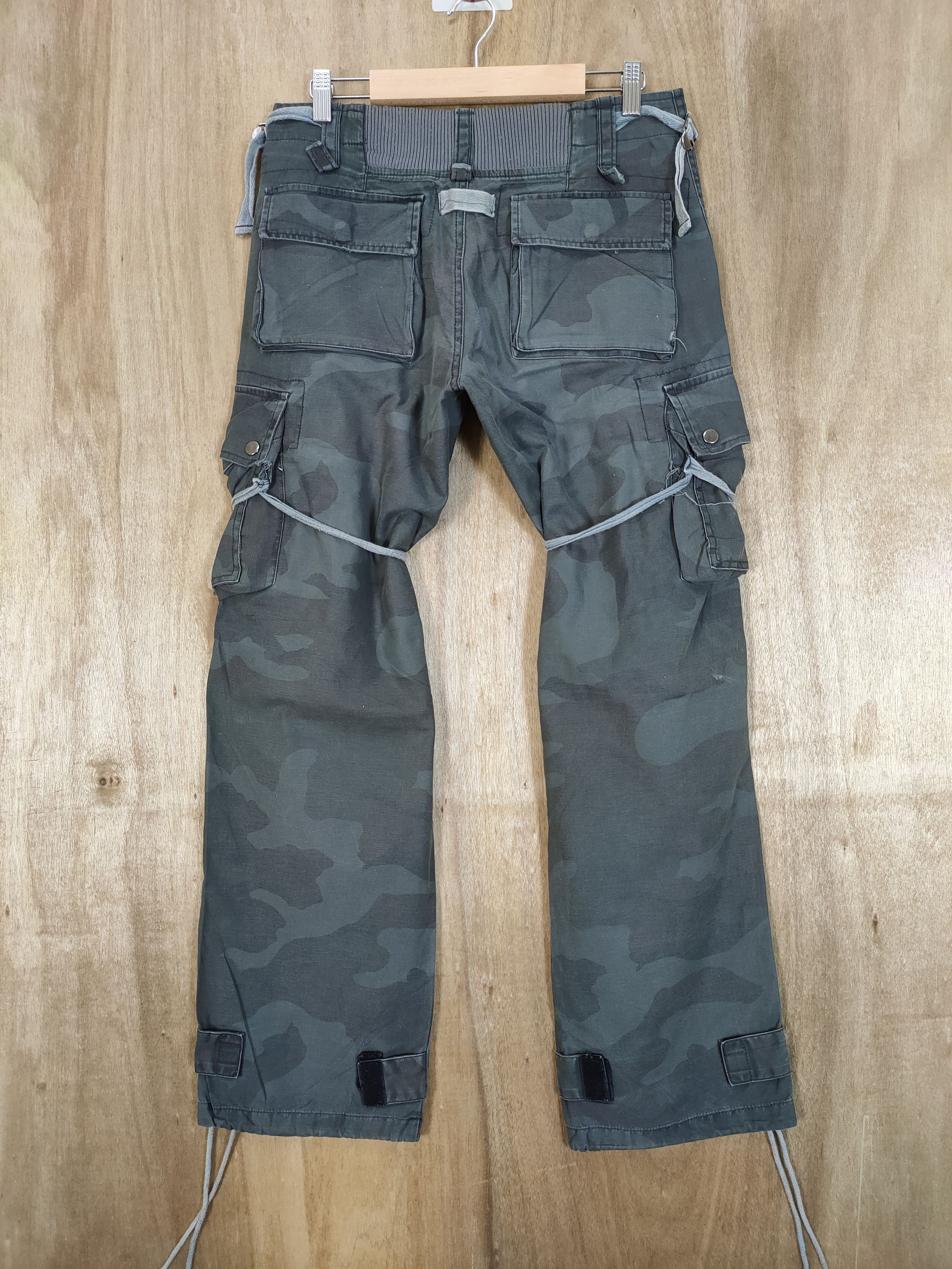 Japanese Brand VINTAGE JAPANESE CAMO BONDAGE CARGO PANTS Size US 30 / EU 46 - 2 Thumbnail