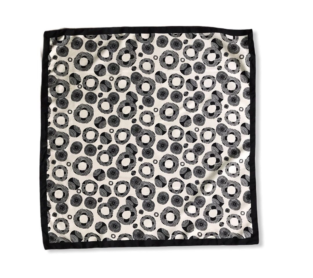 United Colors Of Benetton UNITED COLOR'S OF BENETTON Scarf/Handkerchief/Neckerchief Size ONE SIZE - 1 Thumbnail
