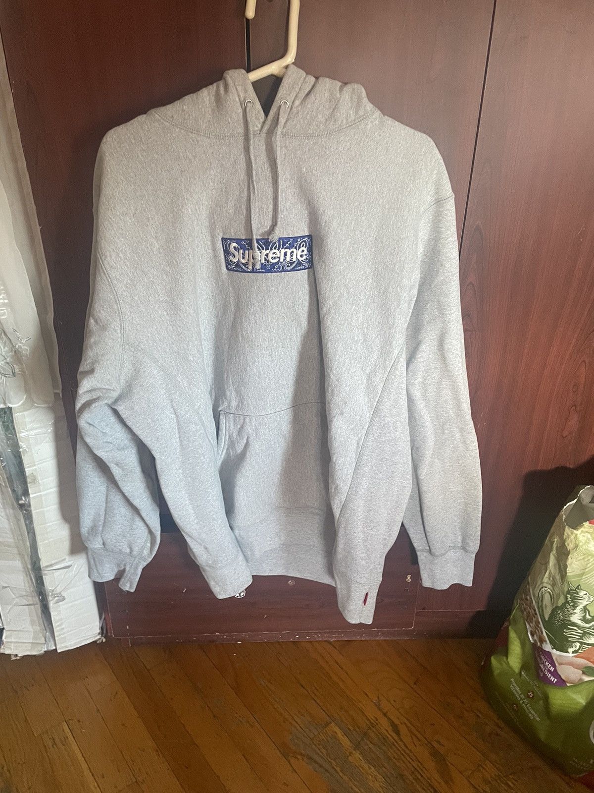 Supreme paisley box sale logo hoodie