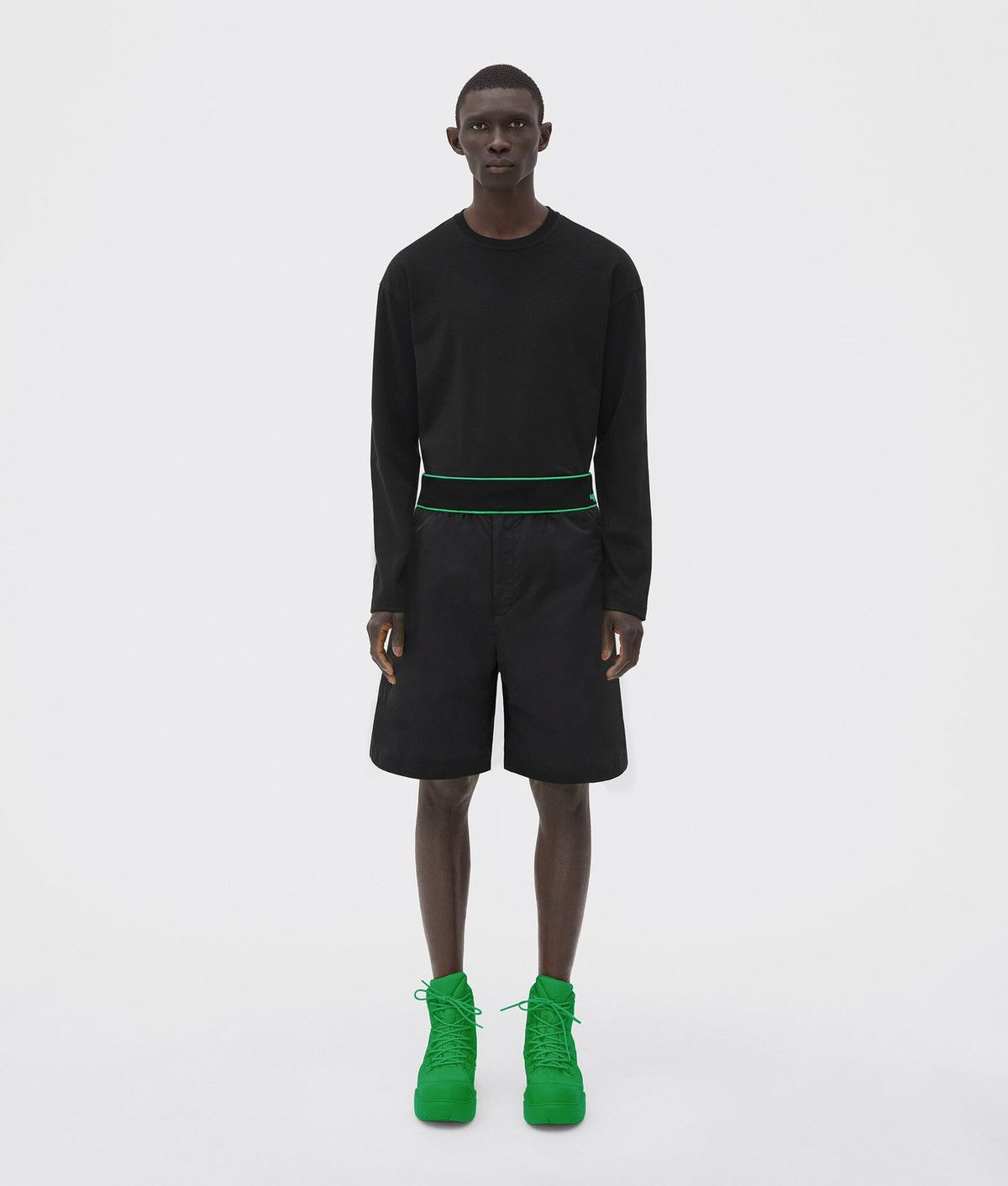 Bottega Veneta Bottega Veneta Black Technical Shorts Size US 32 / EU 48 - 1 Thumbnail