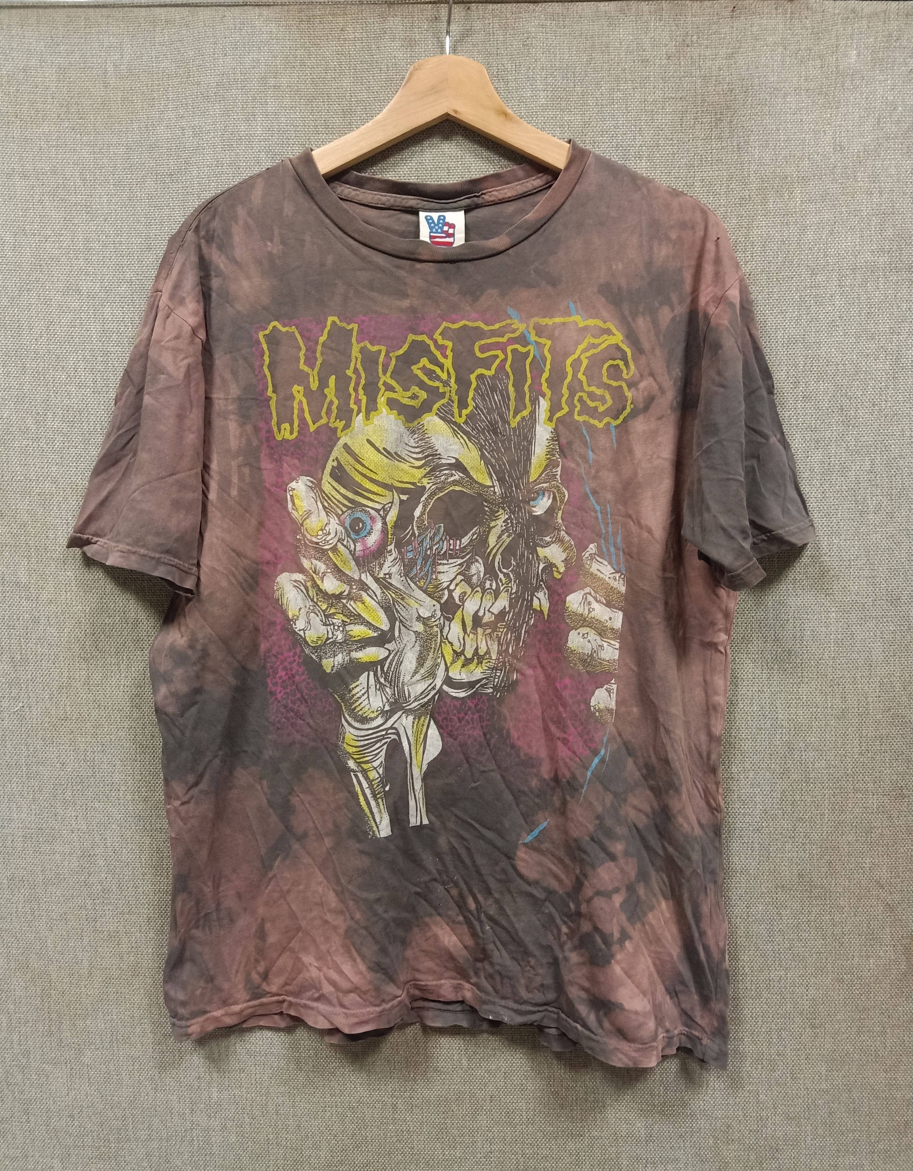 Band Tees T shirt band misfits distressed Size US L / EU 52-54 / 3 - 1 Thumbnail