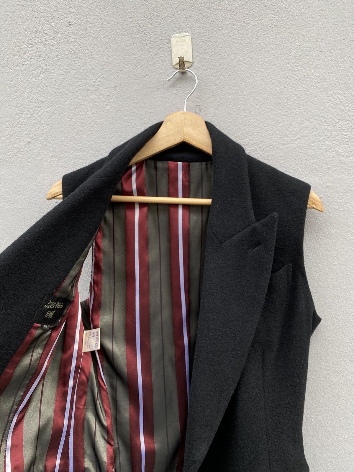 Jean Paul Gaultier Jean Paul Gaultier Sleeveless Wool Double Collar Rare Blazer Size S / US 4 / IT 40 - 7 Thumbnail