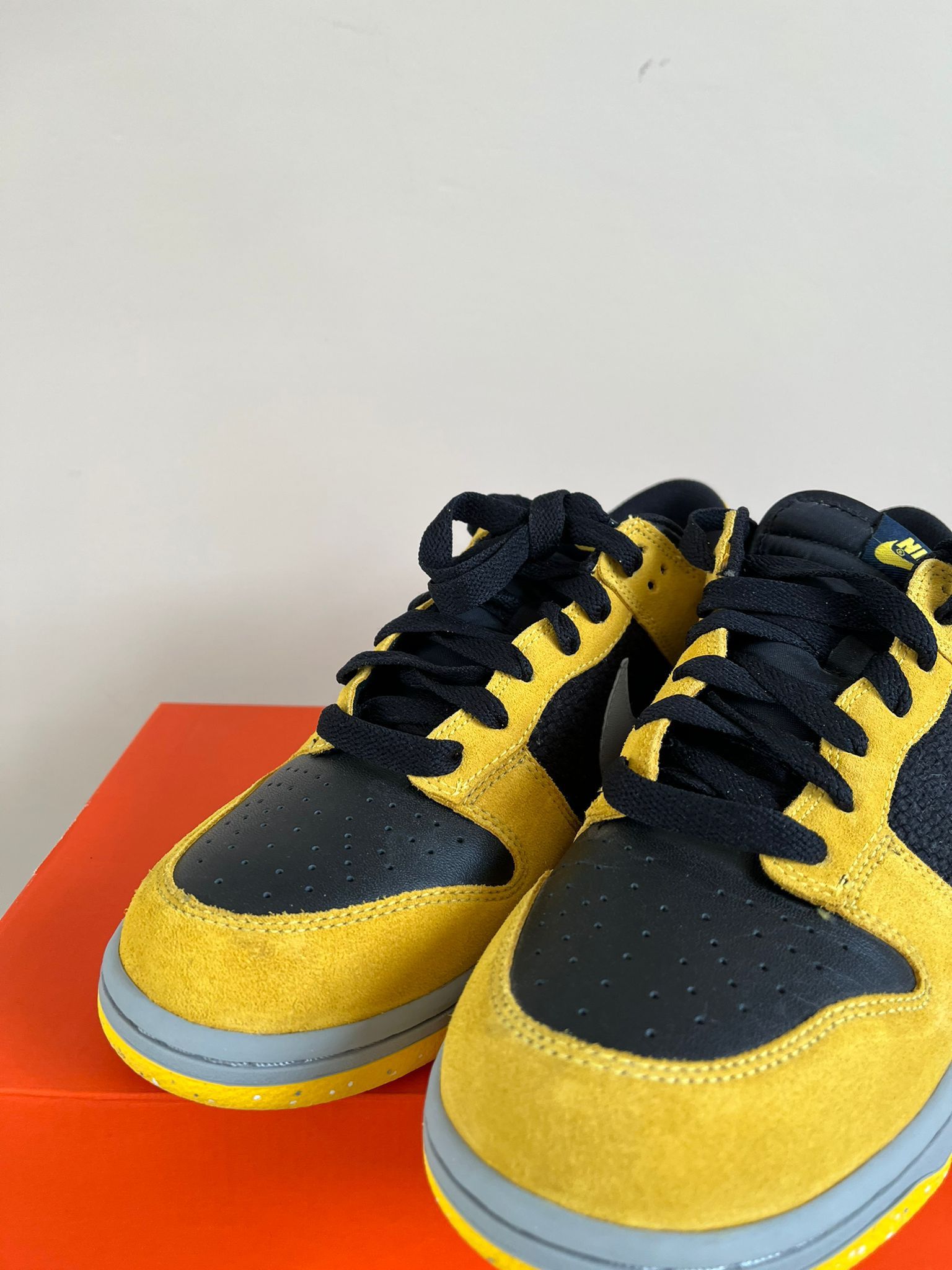 Nike 2006 Low Top Dunks in Varsity Maize Size US 10.5 / EU 43-44 - 10 Thumbnail
