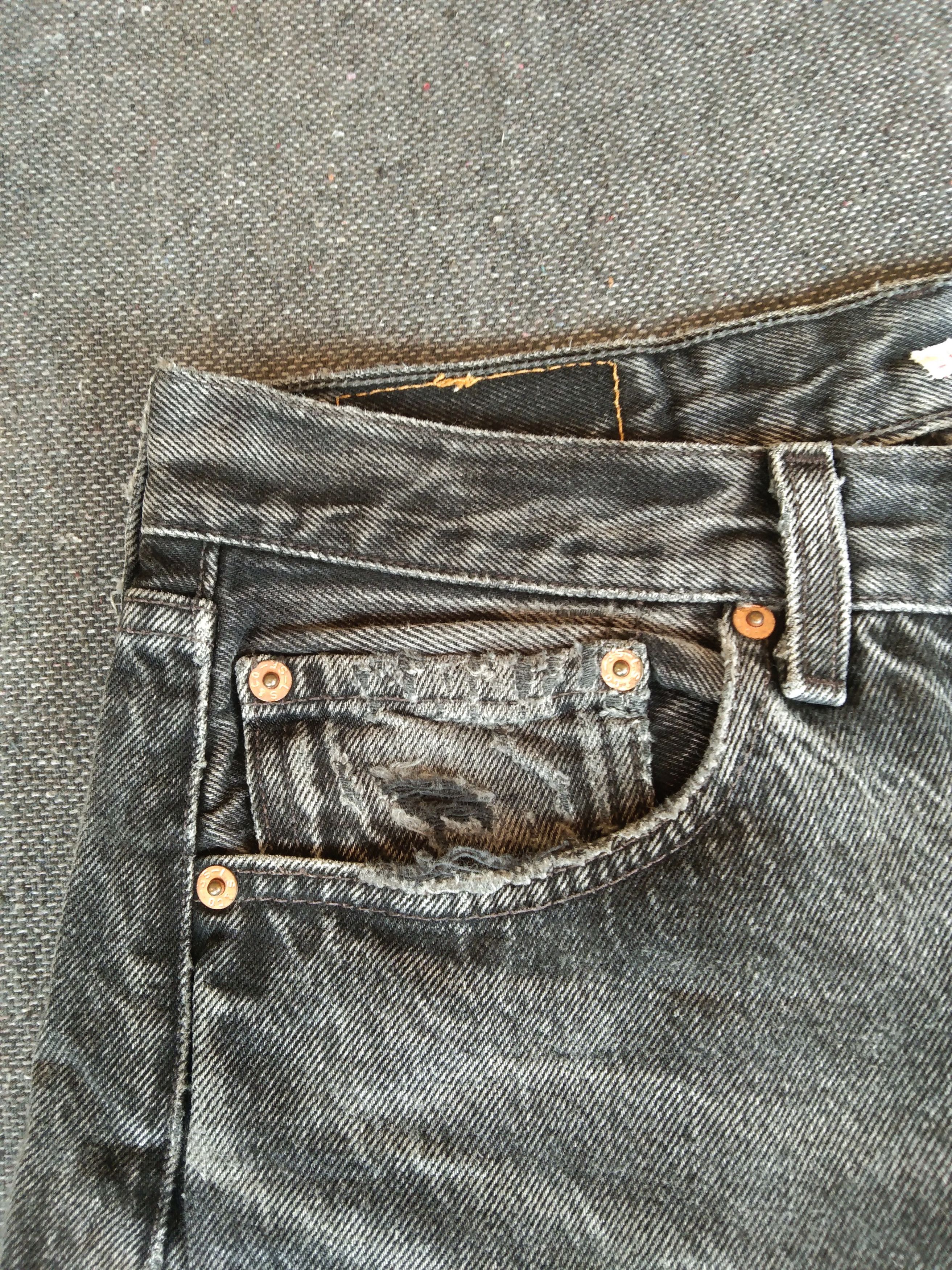 Levi's 90s Vintage Levi's 501 Made In USA Repaired Distressed Jeans Size US 31 - 8 Thumbnail