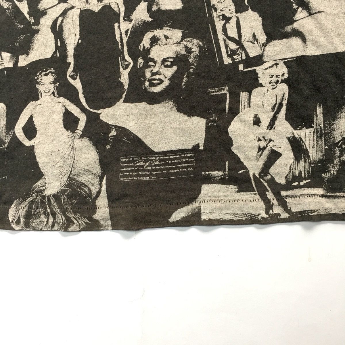 Vintage Rare!Vintage 1992 Marilyn Monroe OverPrint Tshirt Size US L / EU 52-54 / 3 - 10 Thumbnail