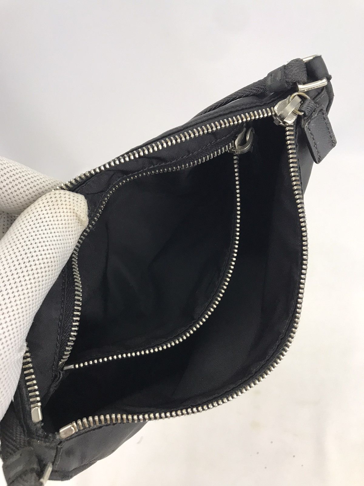 Prada vintage Prada Nylon Tesutto Pochette Handcary Size ONE SIZE - 20 Thumbnail
