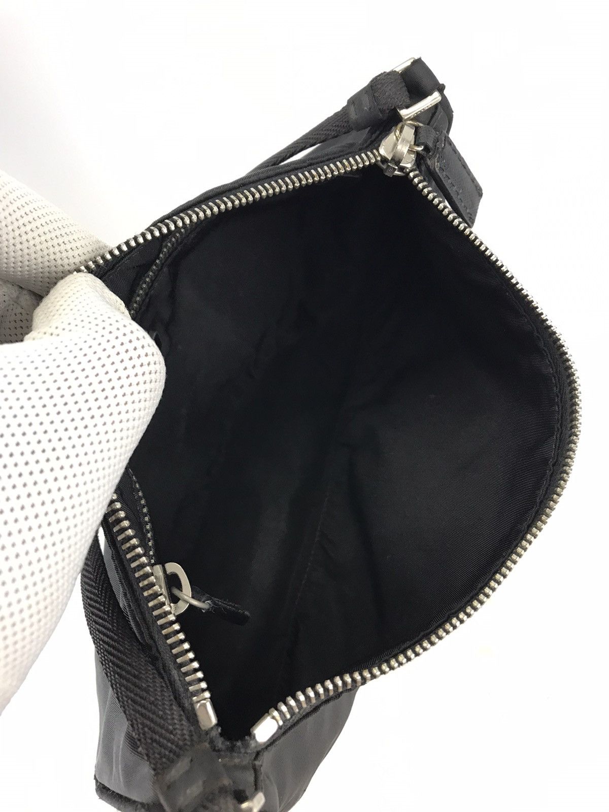 Prada vintage Prada Nylon Tesutto Pochette Handcary Size ONE SIZE - 22 Thumbnail