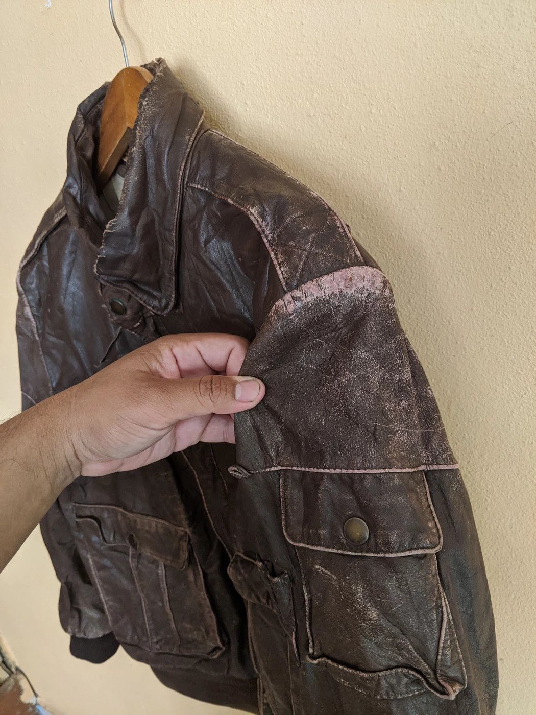 Buzz Rickson's RARE BARNSTOMERS AVIREX LEATHER JACKET ARMY MADE IN KOREA Size US M / EU 48-50 / 2 - 5 Thumbnail