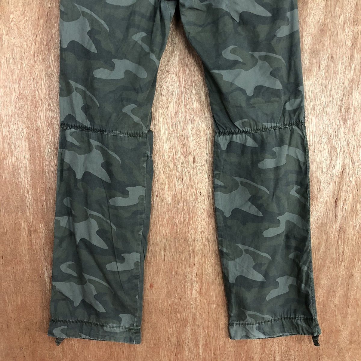 Uniqlo DLL Uniqlo camo Japan Army Multipocket Cargo Pants #2675 Size US 34 / EU 50 - 11 Thumbnail