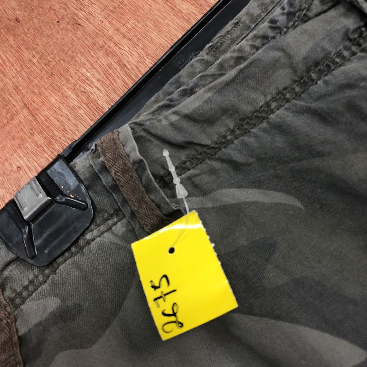 Uniqlo DLL Uniqlo camo Japan Army Multipocket Cargo Pants #2675 Size US 34 / EU 50 - 7 Thumbnail