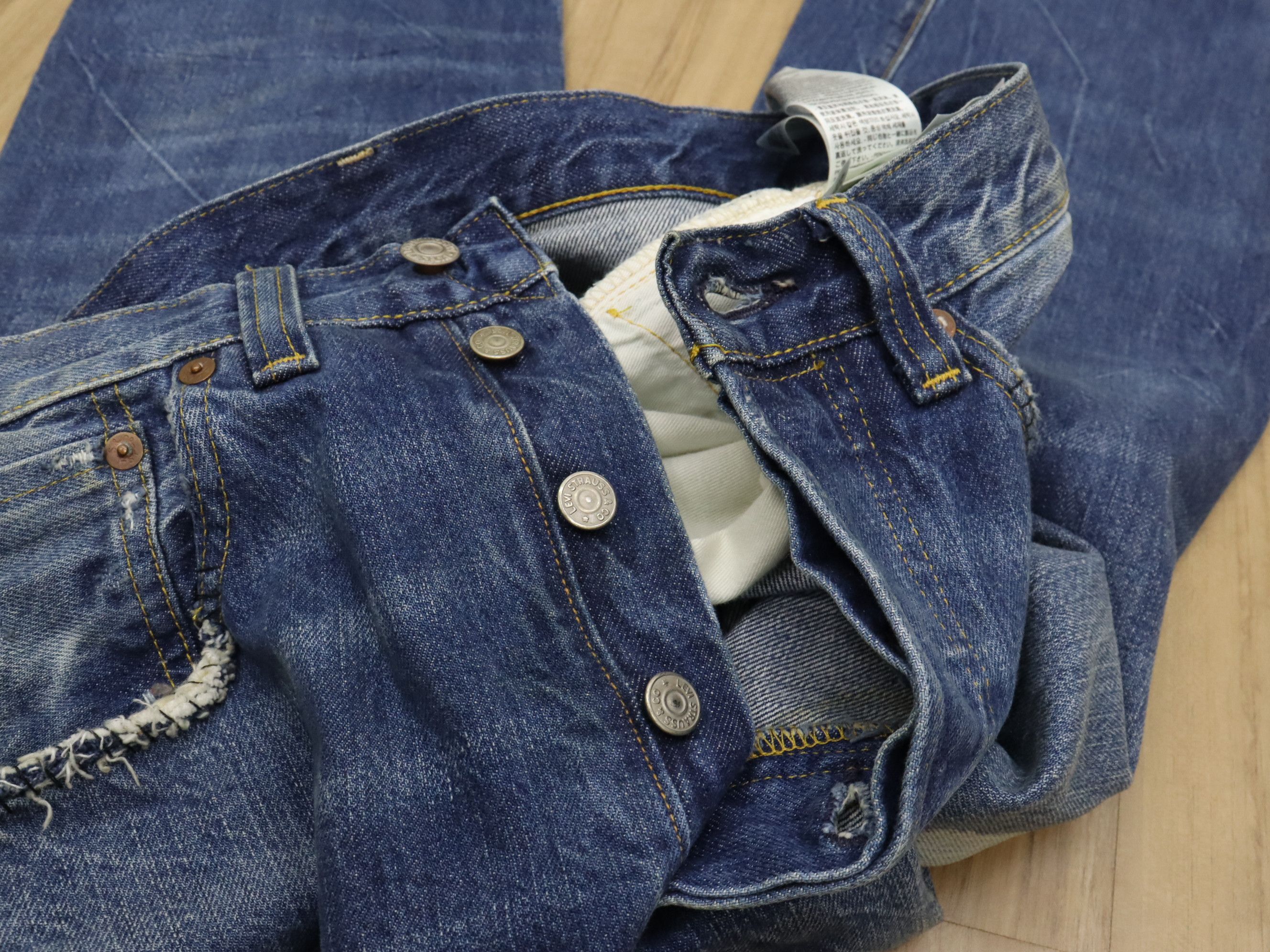 Levi's Vintage Clothing LVC 501XX Vintage 1947 40S Model REEF BREAK Big E Selvedge Size US 30 / EU 46 - 24 Thumbnail