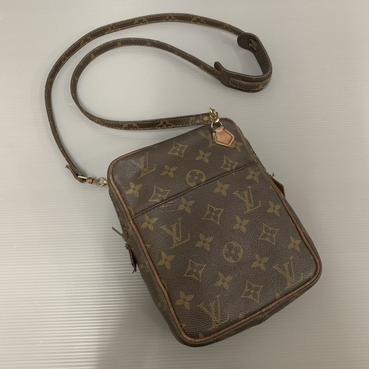 Louis Vuitton Louis Vuitton Vintage Danube Slingbag Size ONE SIZE - 1 Thumbnail