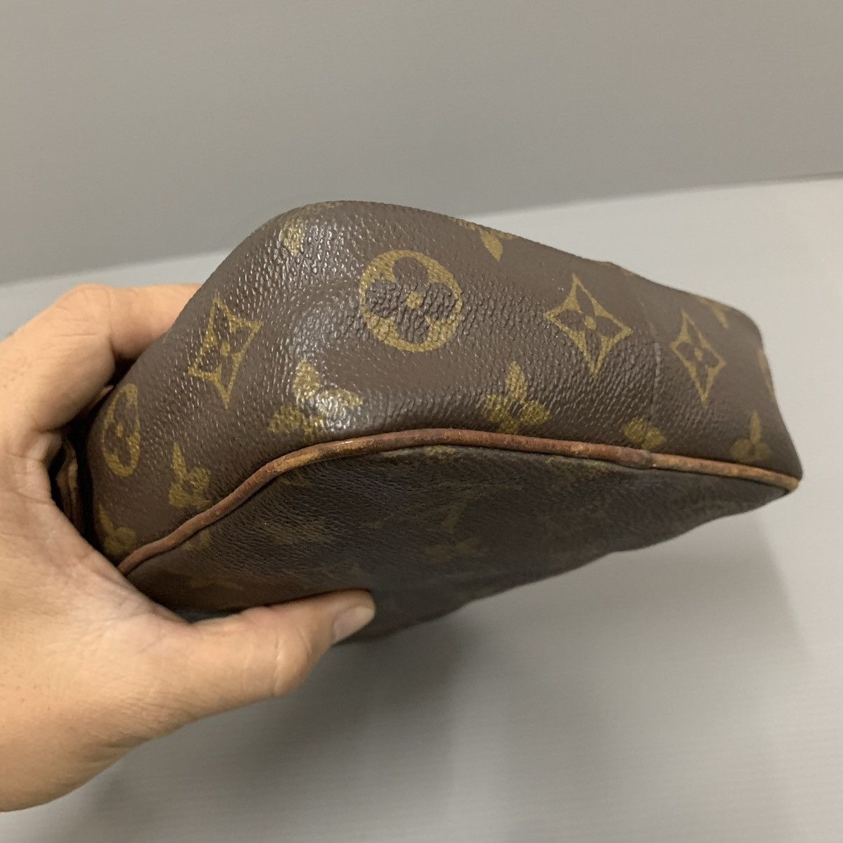 Louis Vuitton Louis Vuitton Vintage Danube Slingbag Size ONE SIZE - 10 Thumbnail