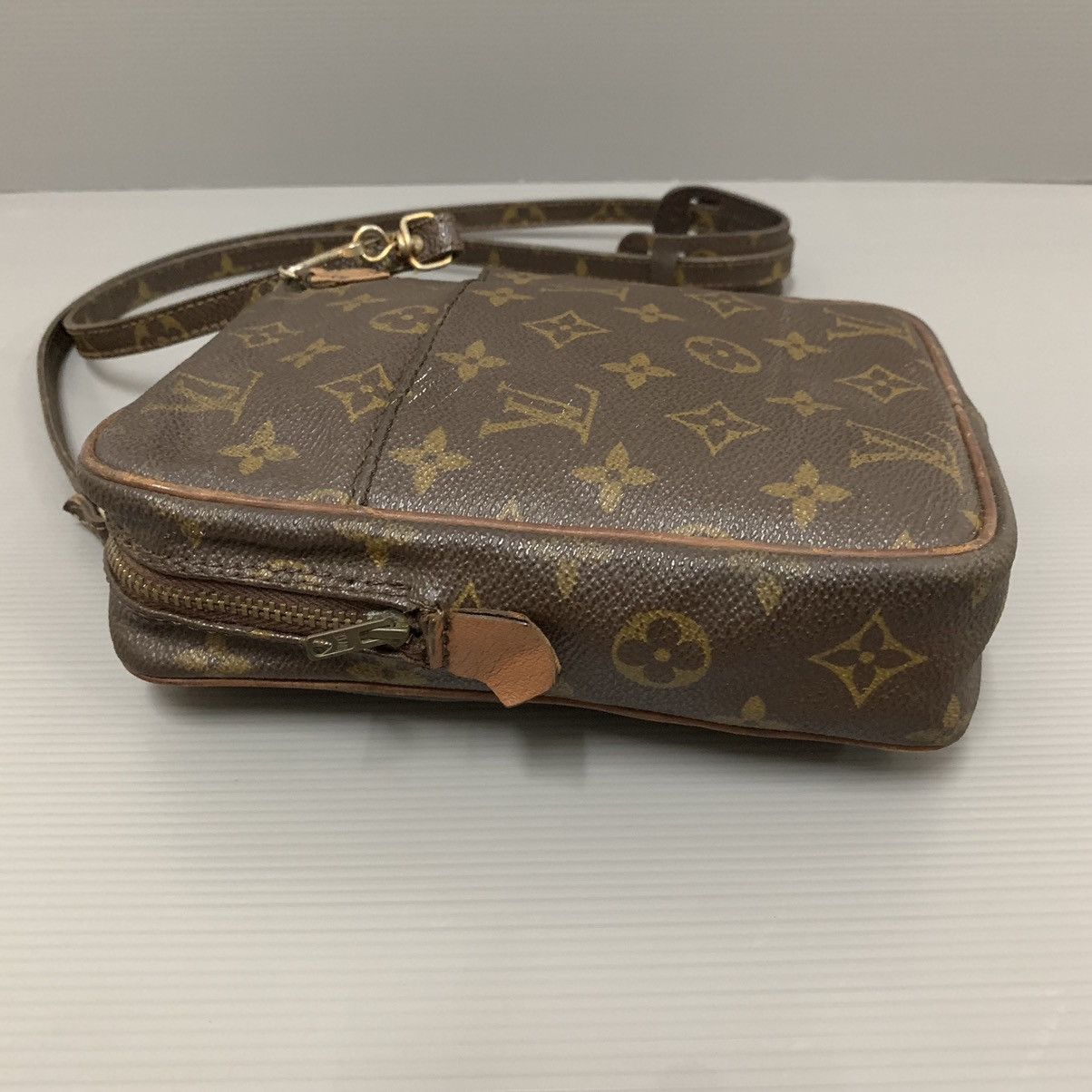 Louis Vuitton Louis Vuitton Vintage Danube Slingbag Size ONE SIZE - 5 Thumbnail