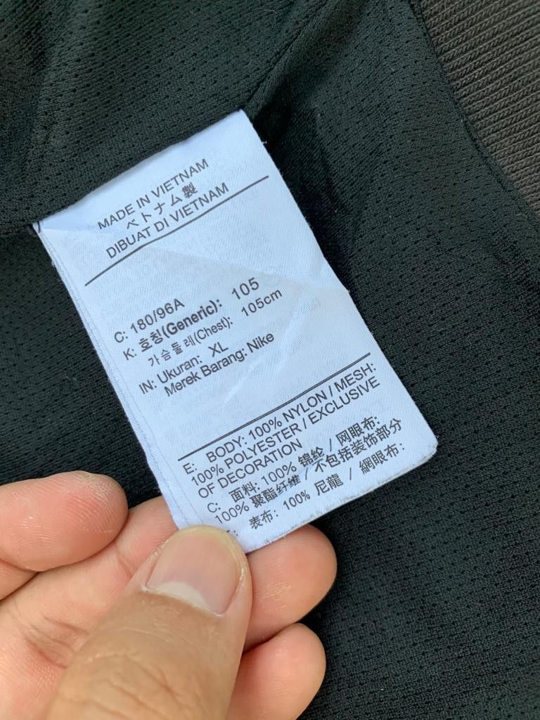 Nike Vintage Nike Windbreaker Black Size US XL / EU 56 / 4 - 9 Thumbnail