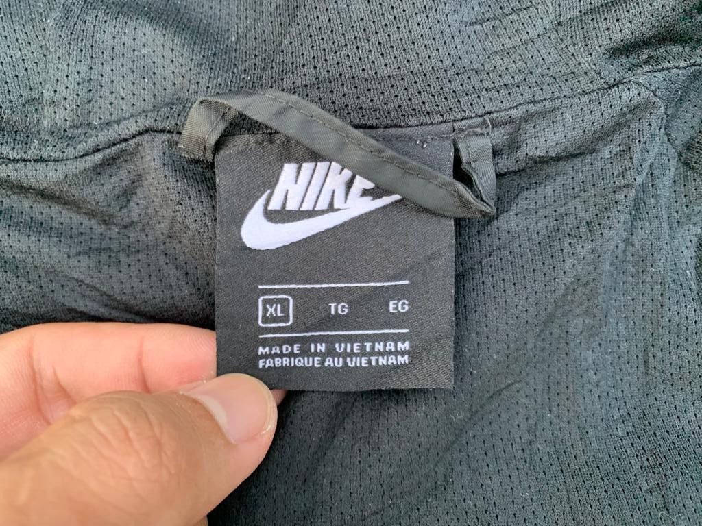 Nike Vintage Nike Windbreaker Black Size US XL / EU 56 / 4 - 8 Thumbnail