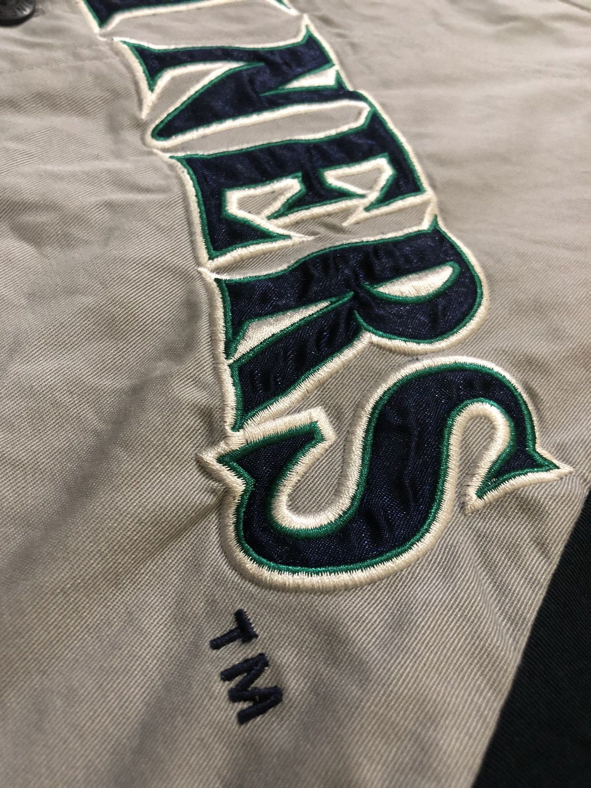 MLB × NBA Officials licensed shirt button MLB with embroidery logo Size US M / EU 48-50 / 2 - 4 Thumbnail
