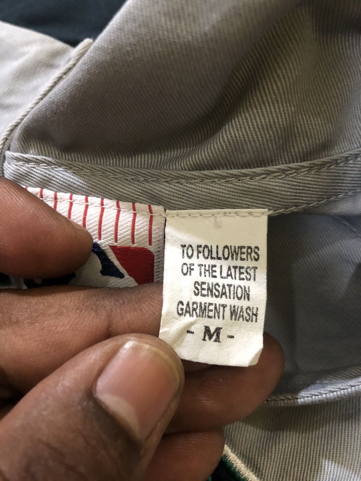MLB × NBA Officials licensed shirt button MLB with embroidery logo Size US M / EU 48-50 / 2 - 10 Thumbnail