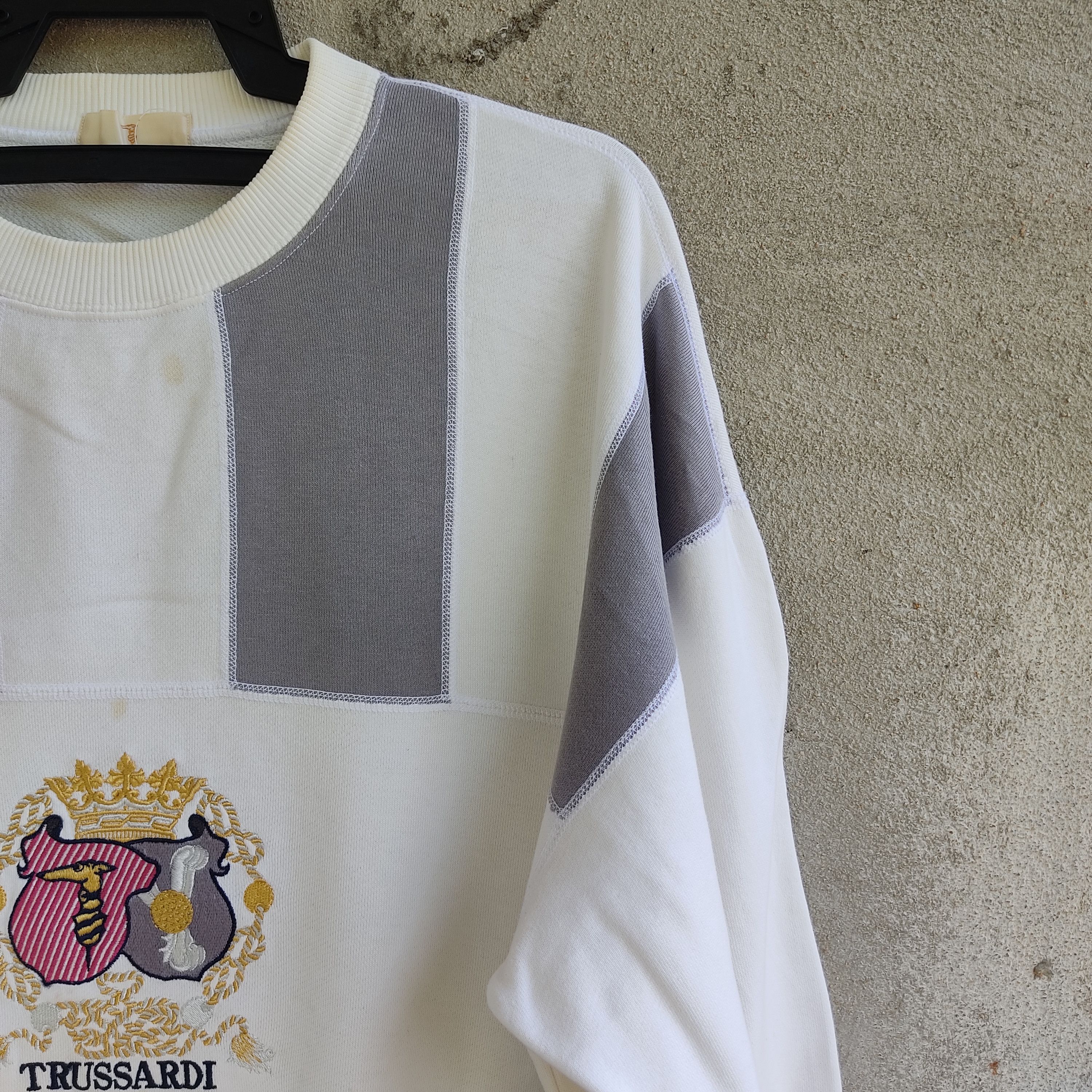 Trussardi × Vintage Vintage Trussardi Embroidered Logo White Sweatshirt Size US L / EU 52-54 / 3 - 7 Thumbnail