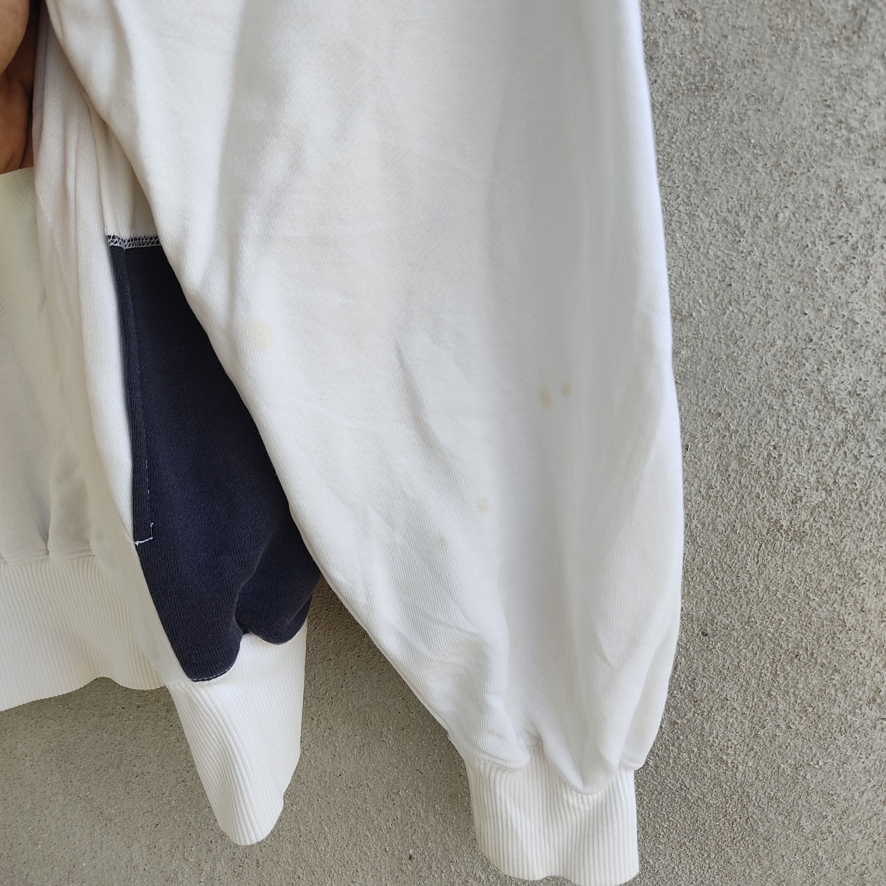 Trussardi × Vintage Vintage Trussardi Embroidered Logo White Sweatshirt Size US L / EU 52-54 / 3 - 13 Thumbnail