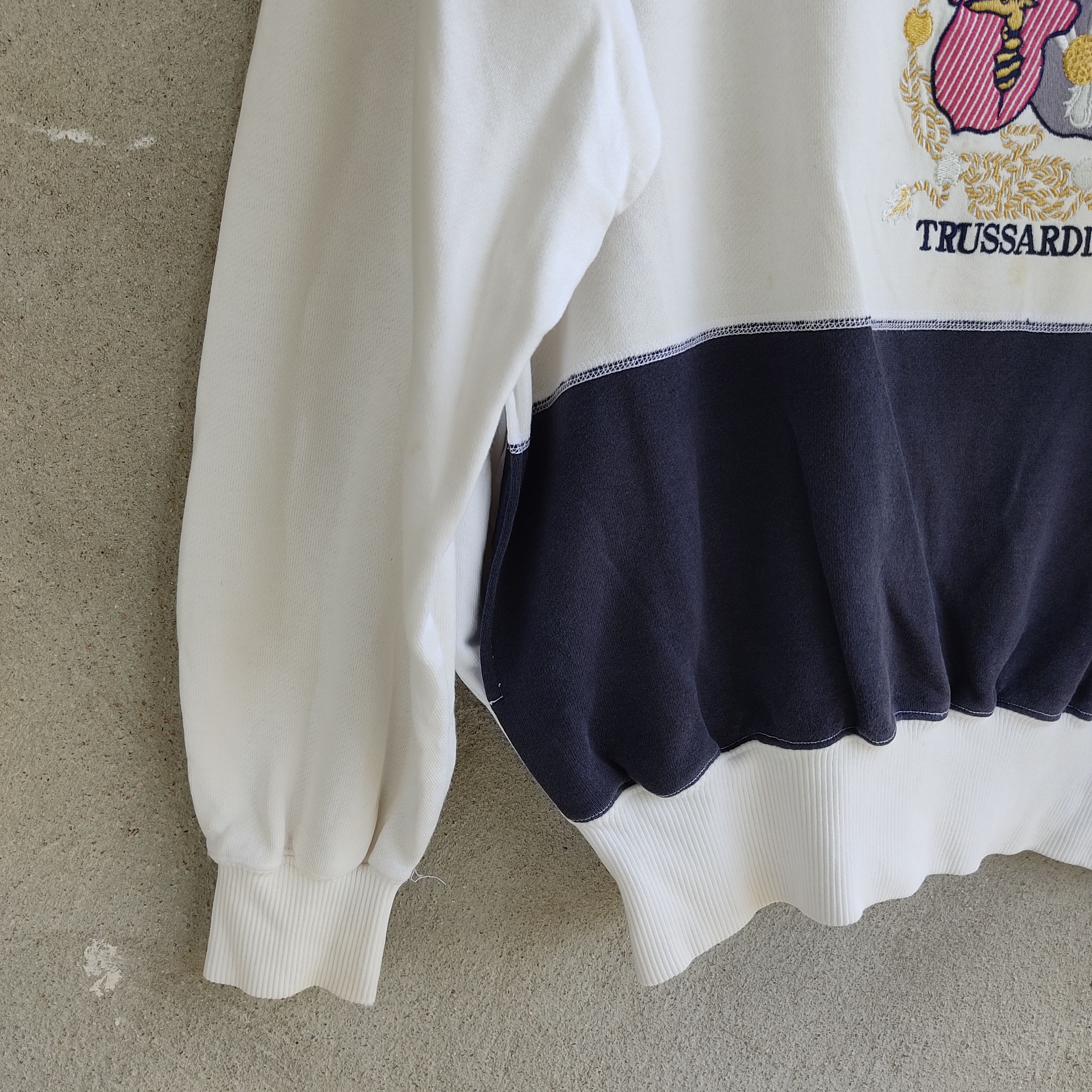 Trussardi × Vintage Vintage Trussardi Embroidered Logo White Sweatshirt Size US L / EU 52-54 / 3 - 8 Thumbnail