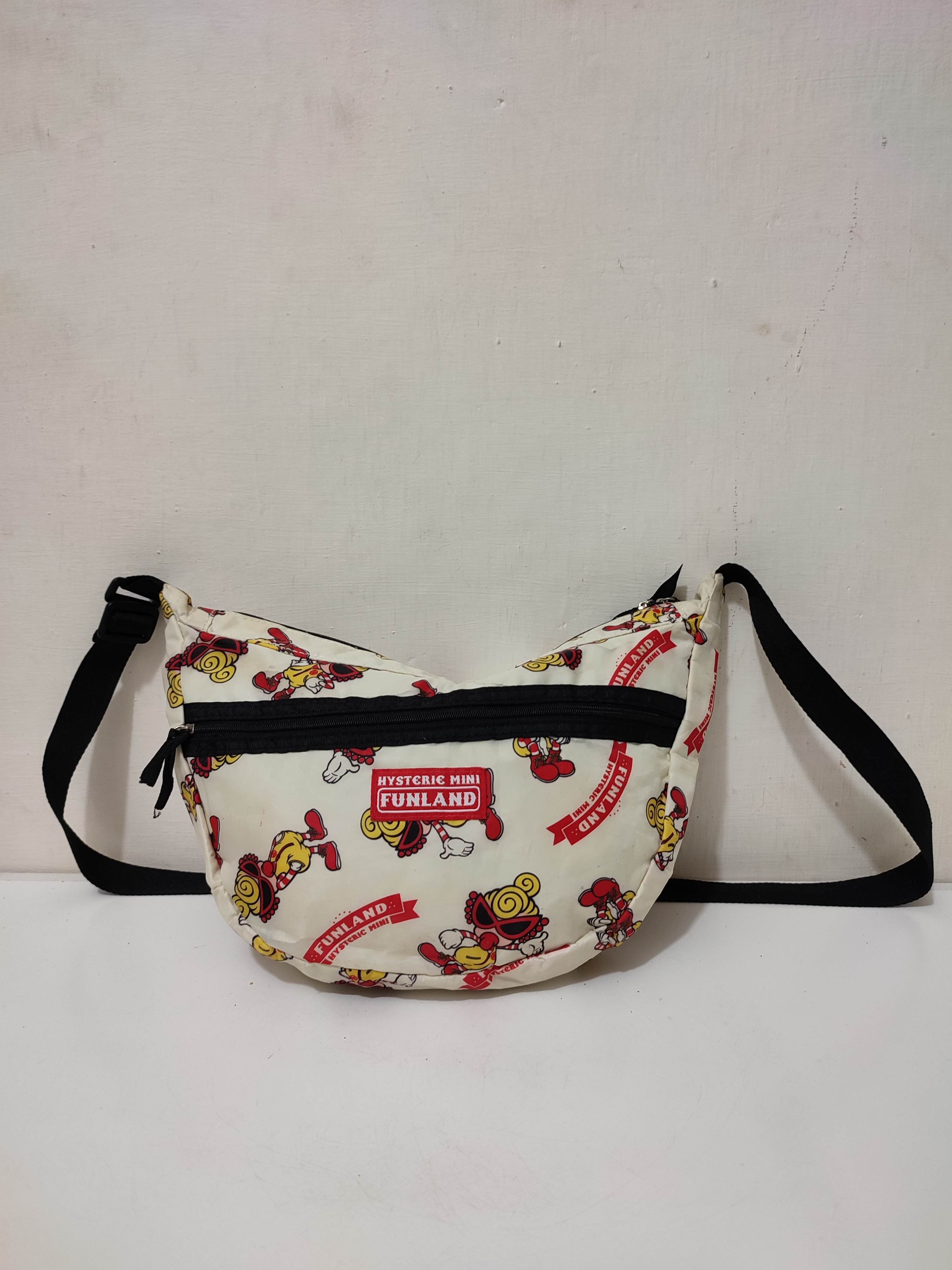 Hysteric Glamour 🔥Hysteric Glamour Fullprint Crossbody / Sling bag Size ONE SIZE - 4 Thumbnail