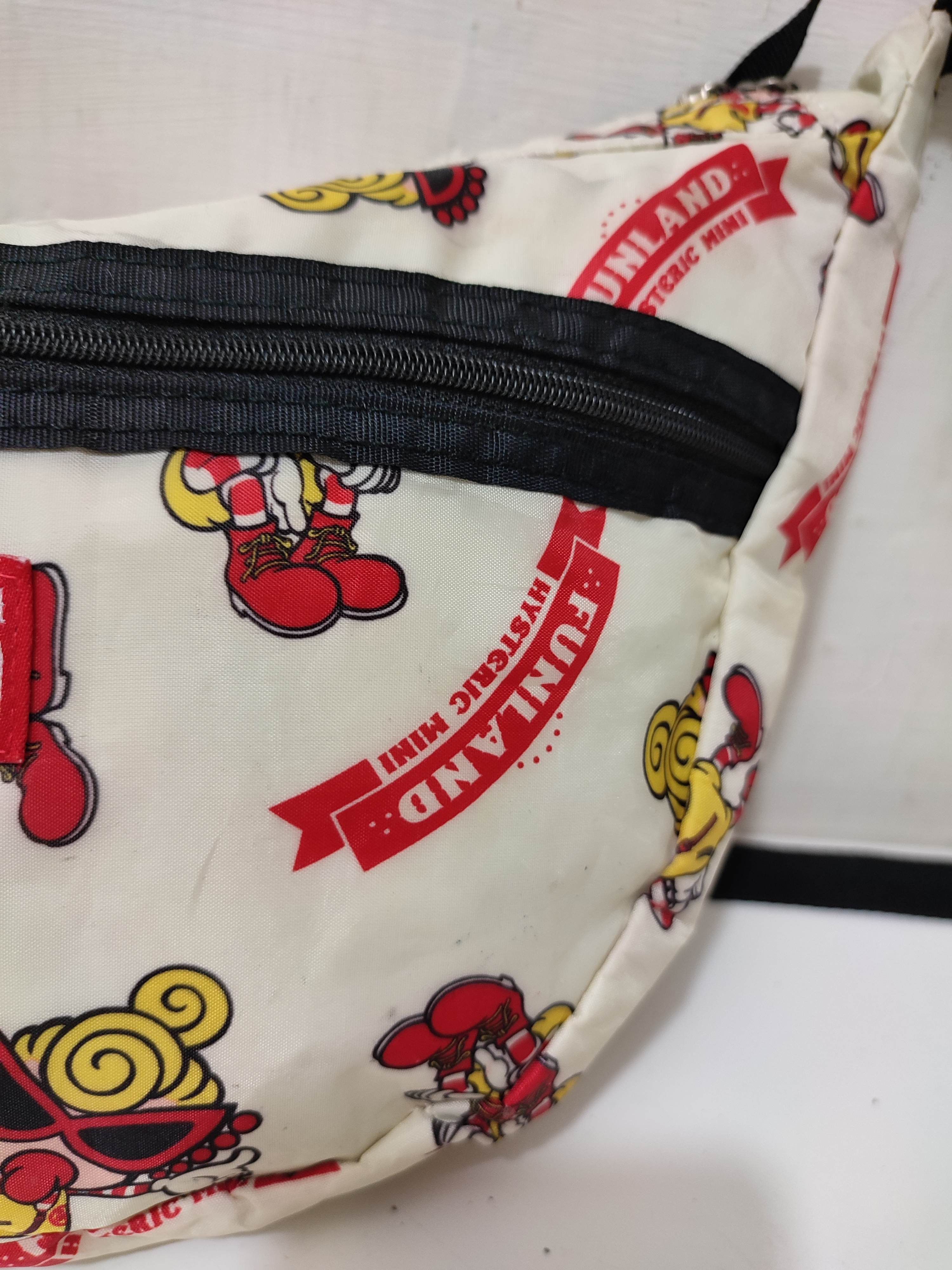 Hysteric Glamour 🔥Hysteric Glamour Fullprint Crossbody / Sling bag Size ONE SIZE - 6 Thumbnail