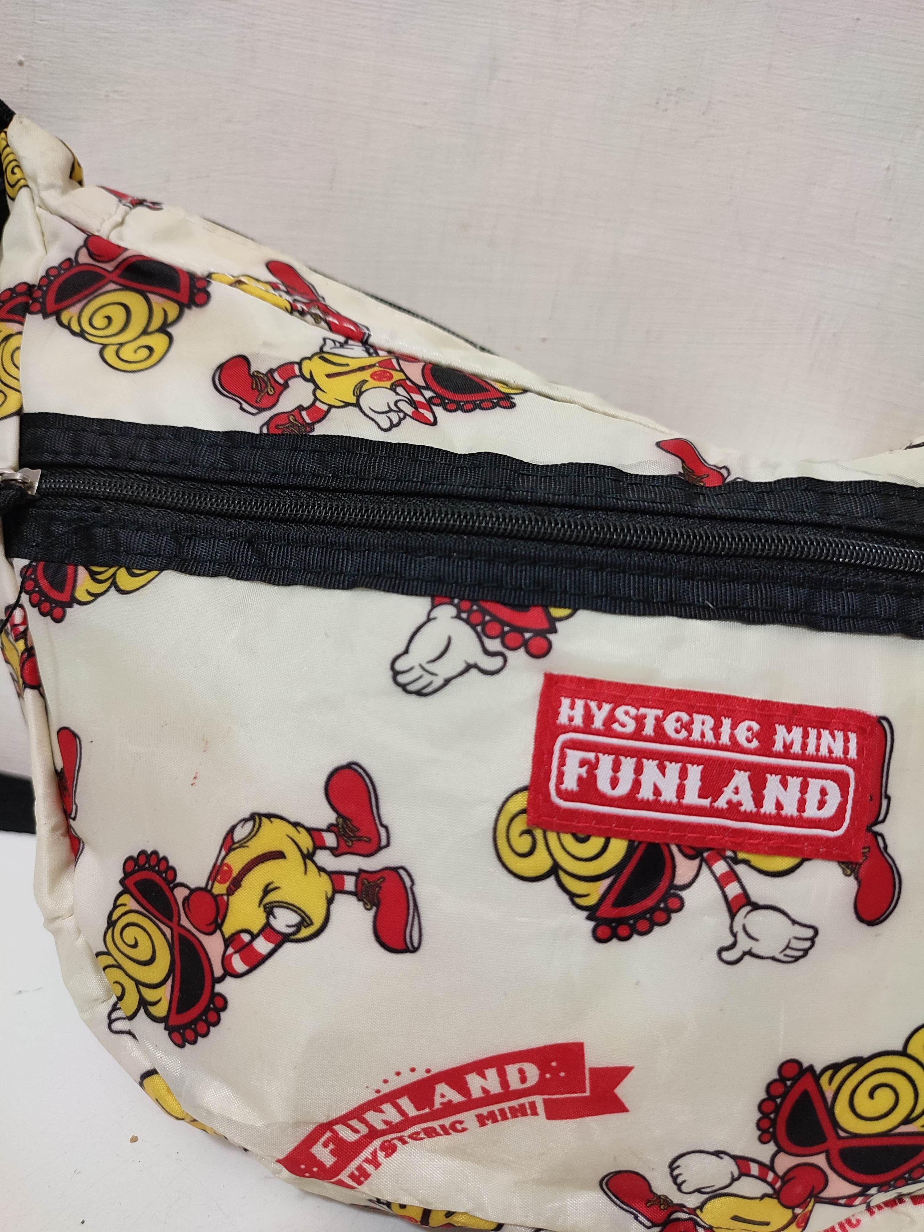 Hysteric Glamour 🔥Hysteric Glamour Fullprint Crossbody / Sling bag Size ONE SIZE - 5 Thumbnail