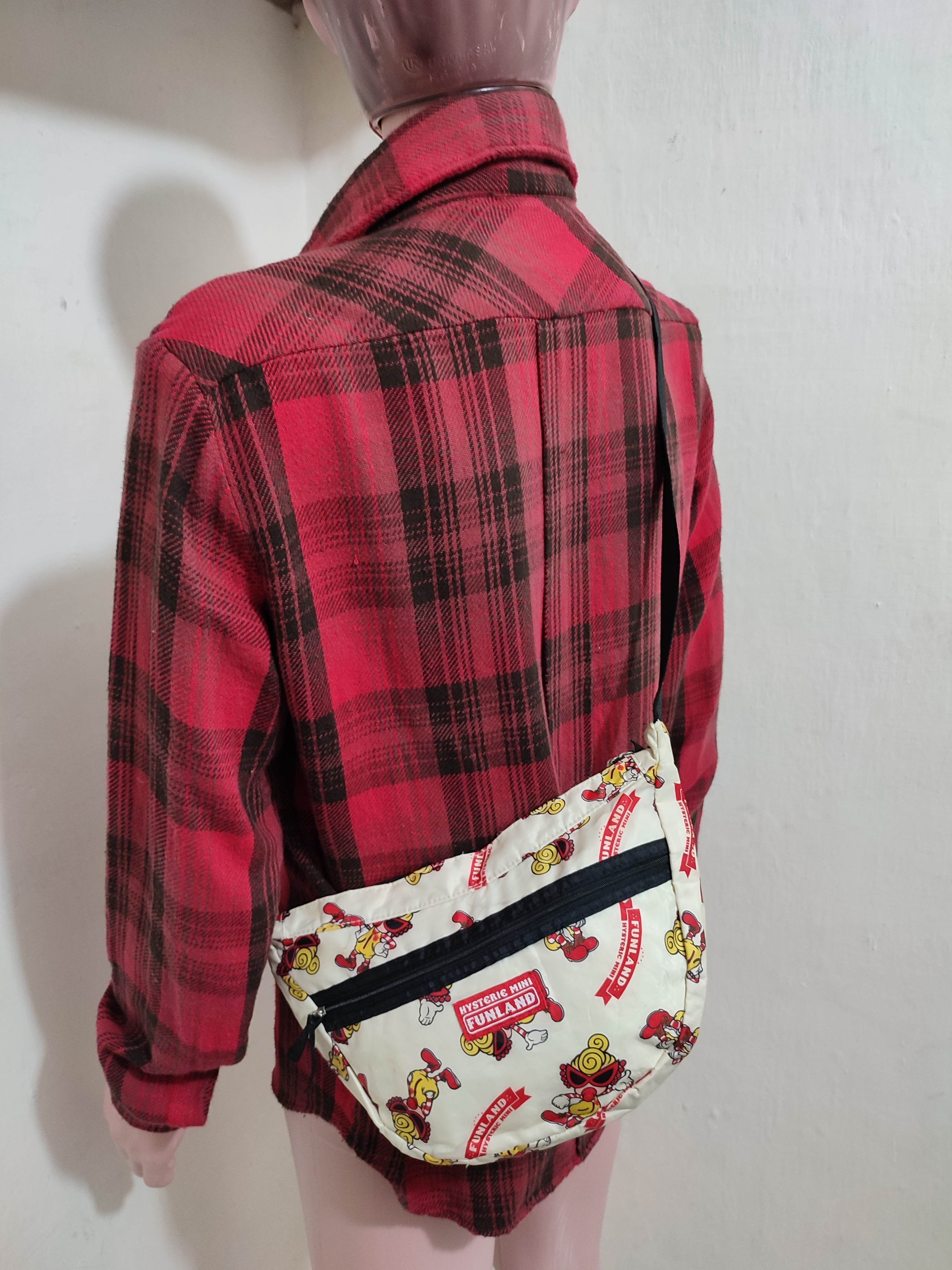 Hysteric Glamour 🔥Hysteric Glamour Fullprint Crossbody / Sling bag Size ONE SIZE - 3 Thumbnail