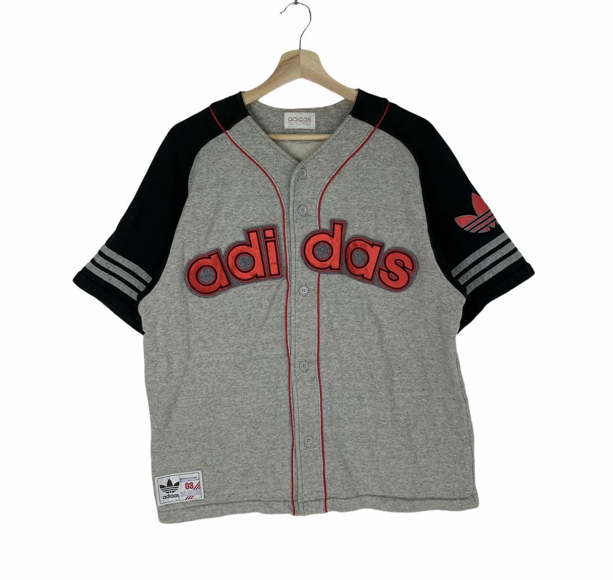 Adidas × Vintage Adidas Big Spell Out Basketball Sweat Tshirt Size US L / EU 52-54 / 3 - 1 Thumbnail