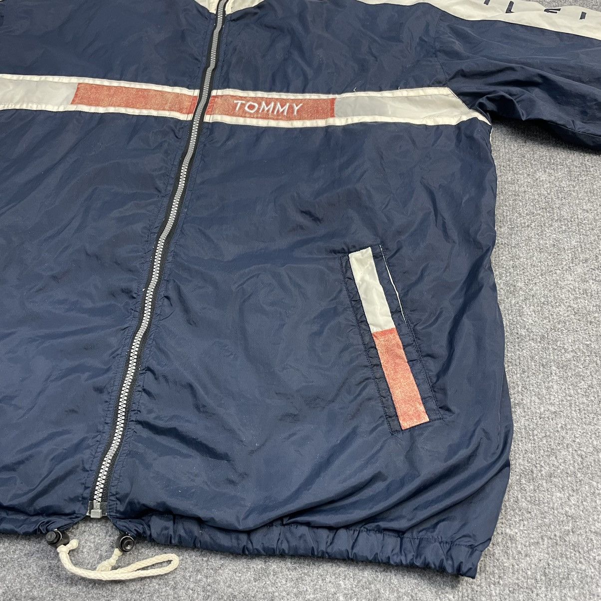 Tommy Hilfiger × Vintage Tommy Hilfiger Windbreaker Big Logo Size US XL / EU 56 / 4 - 3 Thumbnail