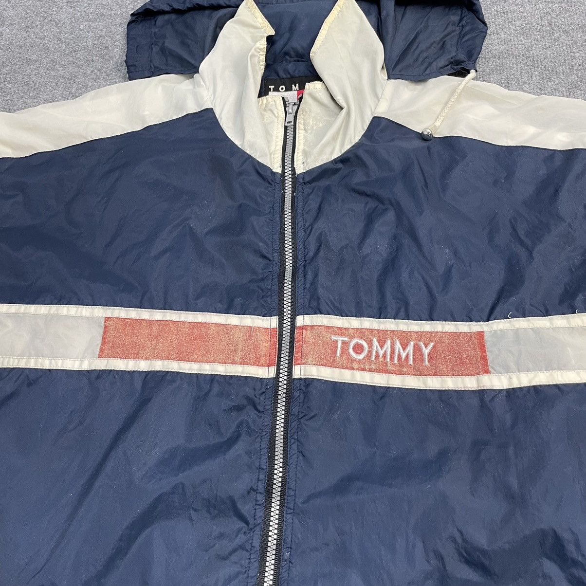 Tommy Hilfiger × Vintage Tommy Hilfiger Windbreaker Big Logo Size US XL / EU 56 / 4 - 5 Thumbnail