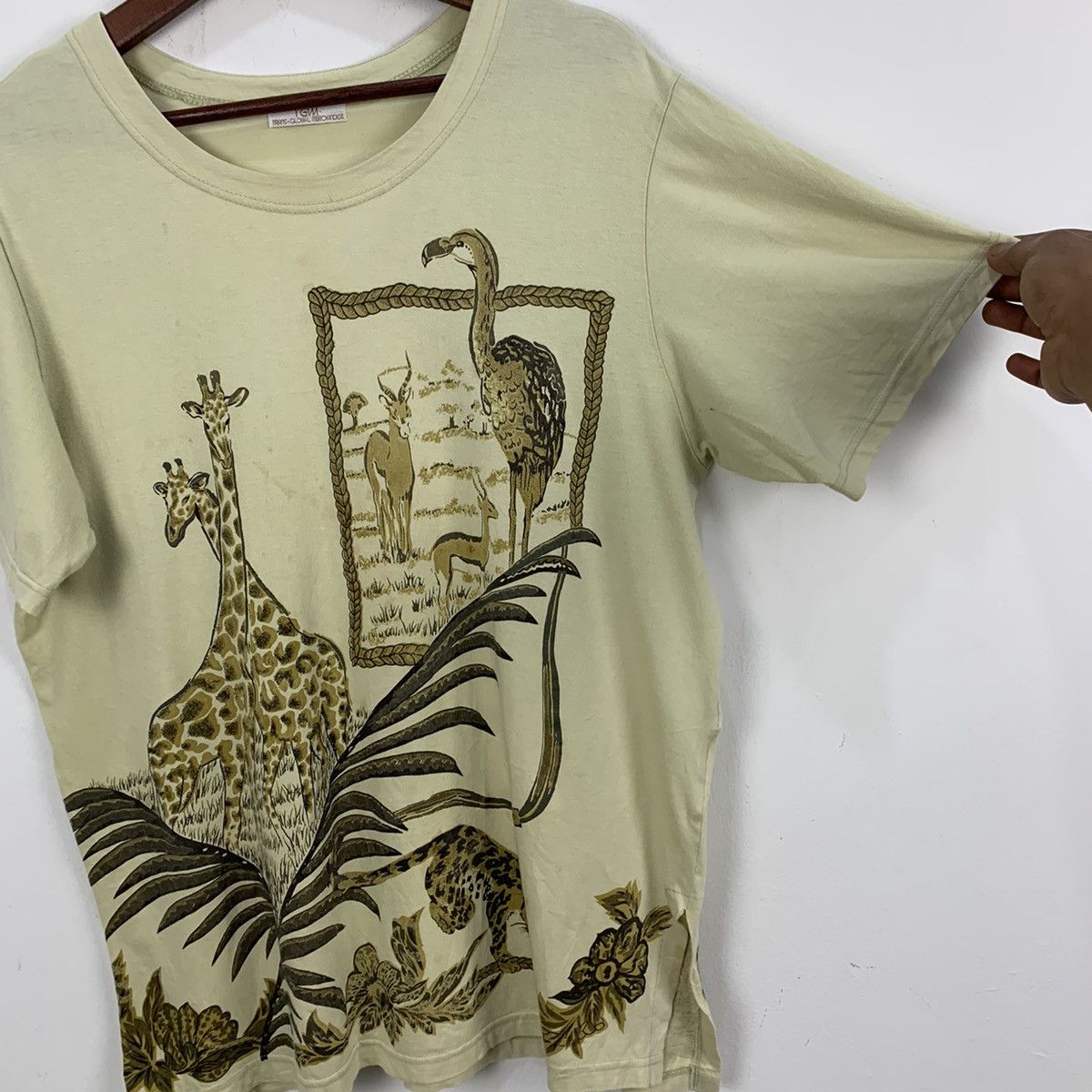 Habitat TGM Pour Femme Giraffe Wild Cheetah Deer Animal Habitat Tee Size US L / EU 52-54 / 3 - 8 Thumbnail