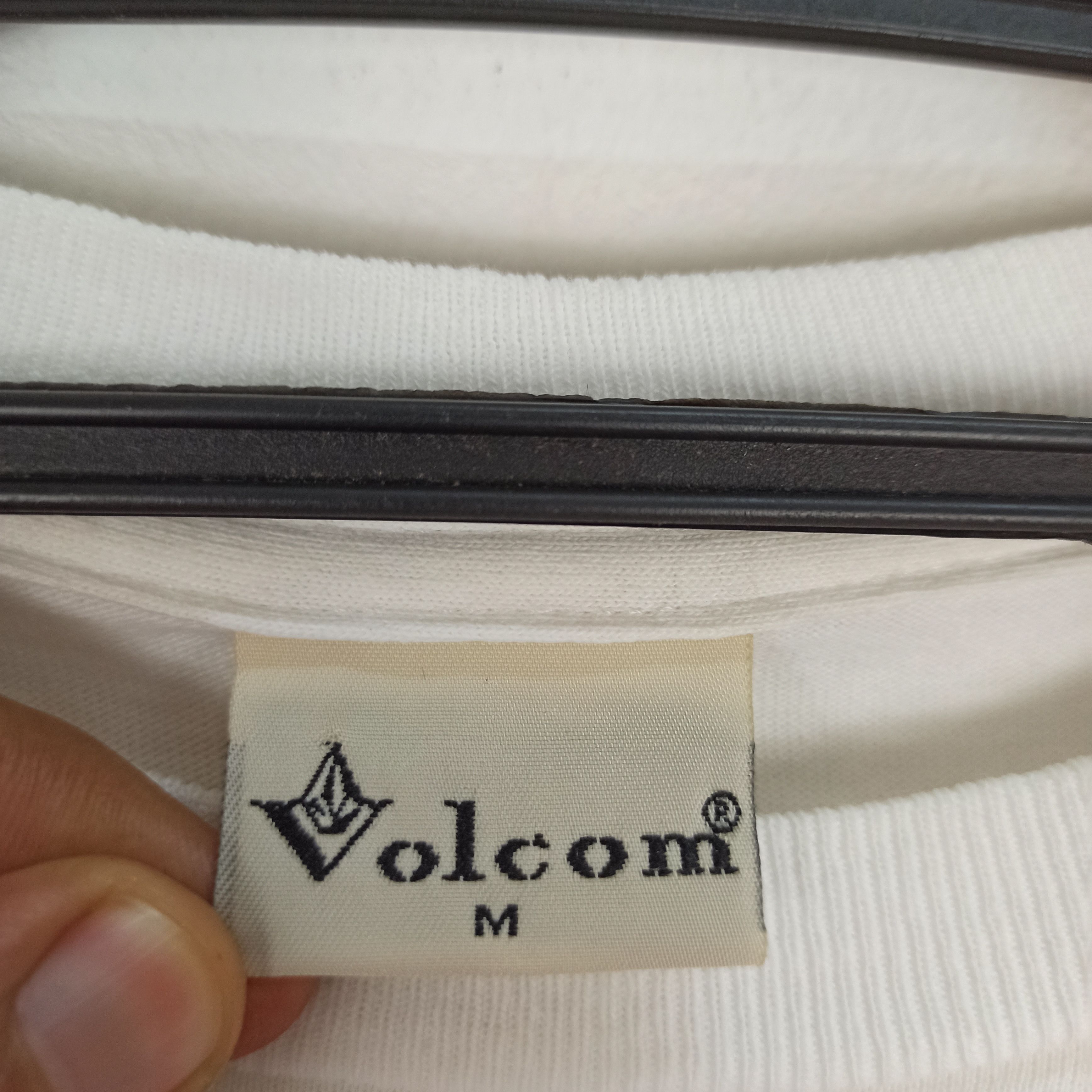 Vintage 🔥STEALS🔥 Vintage Volcom USA Tshirt Big Logo Streetwear Size US M / EU 48-50 / 2 - 6 Thumbnail