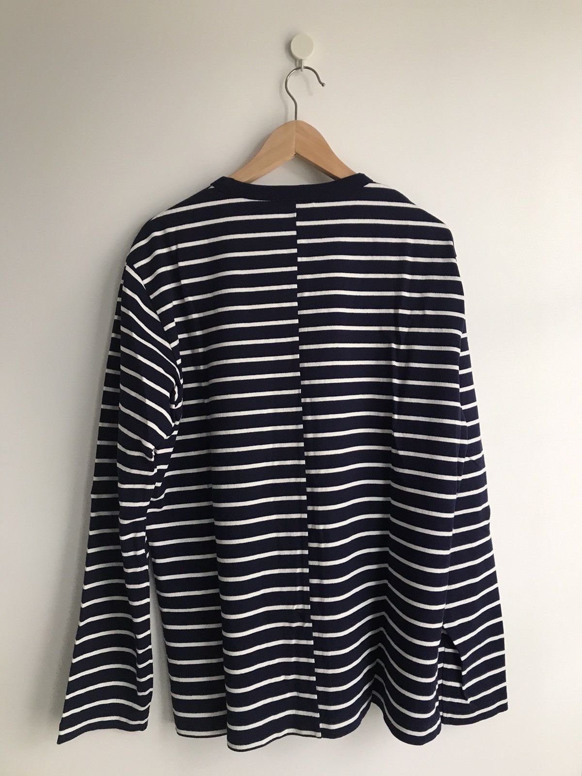 JW Anderson × Uniqlo 🔥Navy white lines J.W Anderson edition🔥 Size US L / EU 52-54 / 3 - 2 Thumbnail