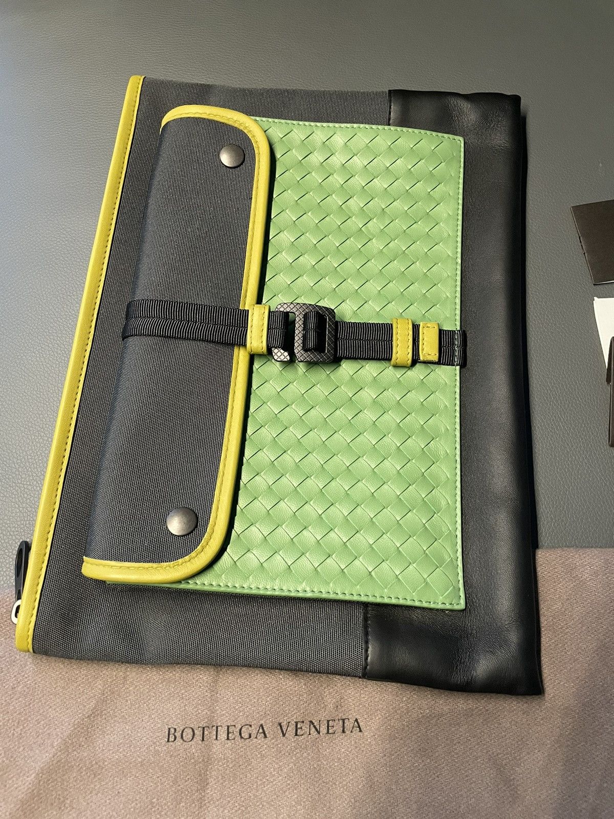 Bottega Veneta Green Brand NEW Rare SuperRunway Woven Leather Pouch Bag Size ONE SIZE - 14 Thumbnail